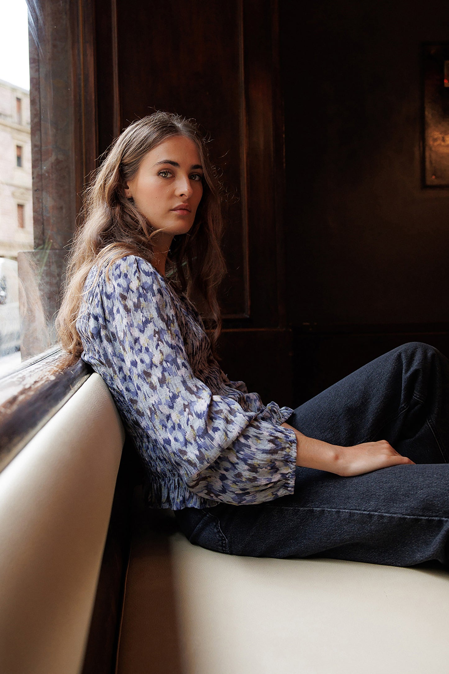 ELASTIC-WAIST BLOUSE