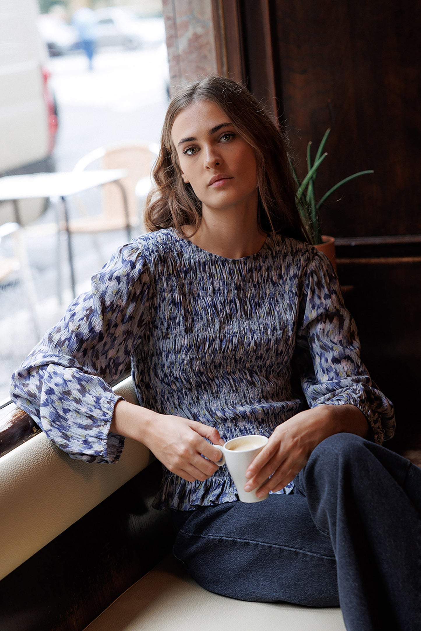 ELASTIC-WAIST BLOUSE