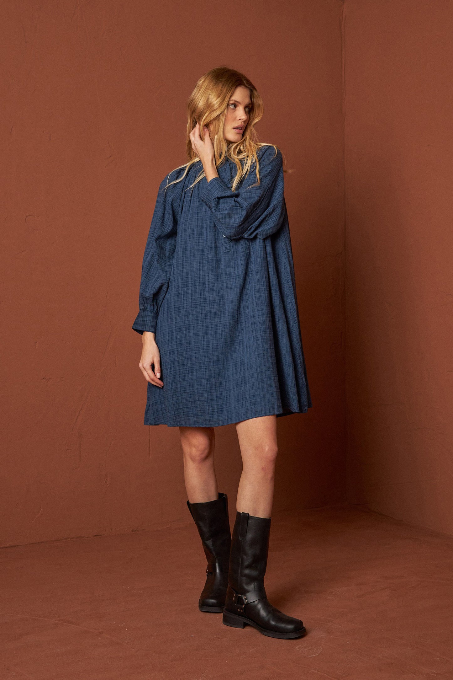 RUFFLED COLLAR DRESS