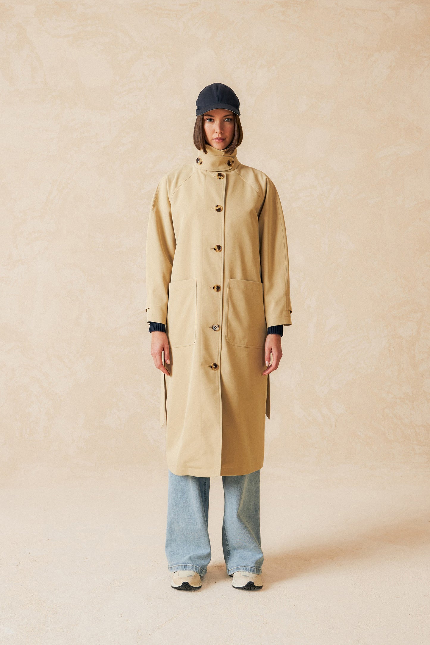 TRENCH COAT