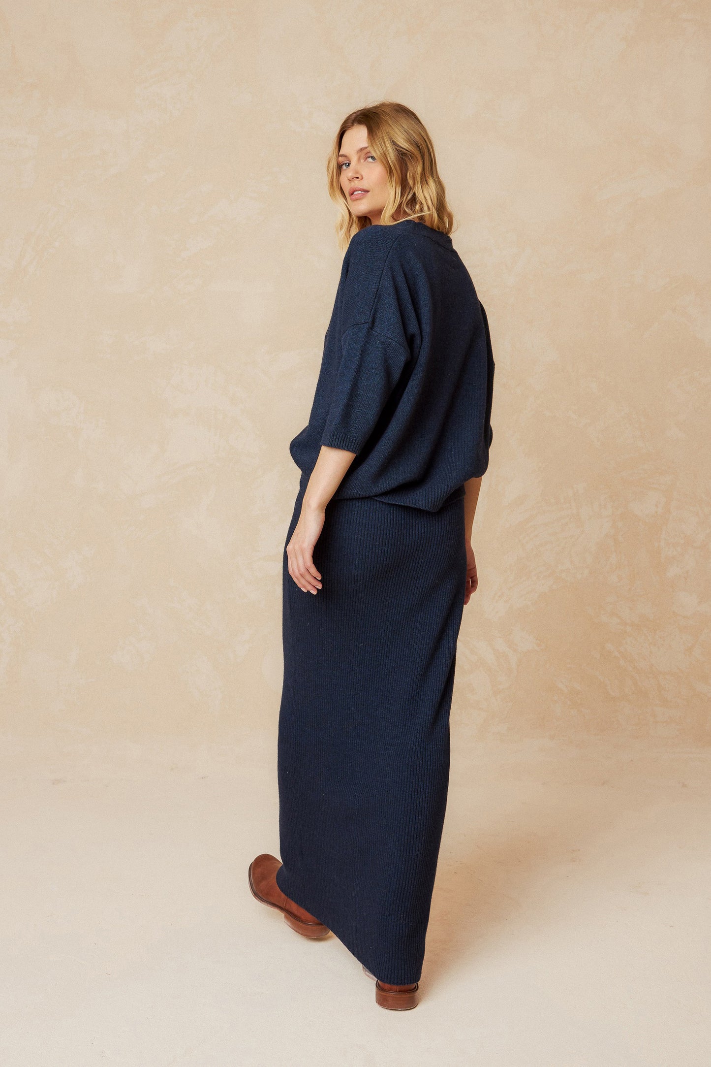 JUPE MI-LONGUE EN LAINE