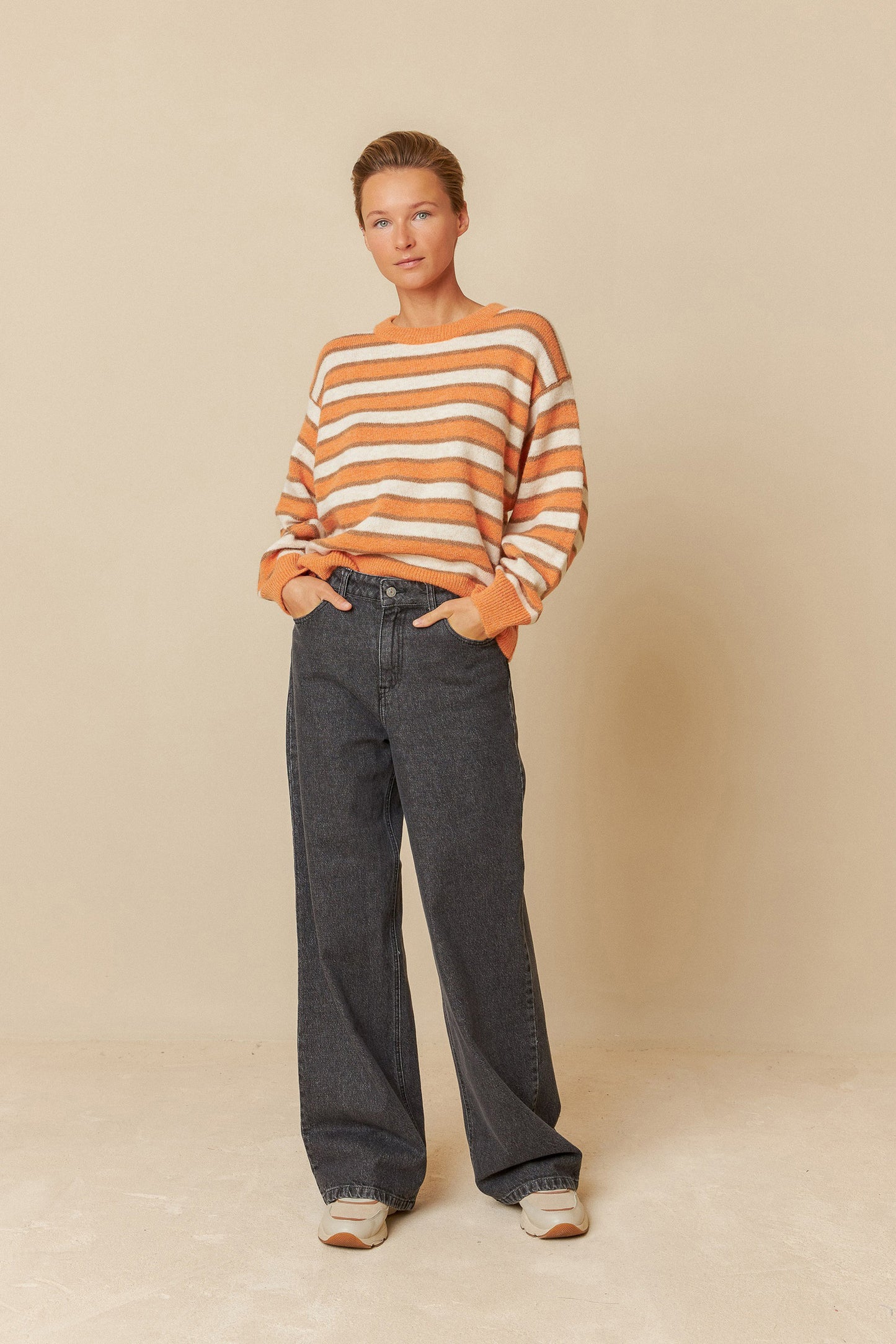 PULL EN MAILLE À RAYURES