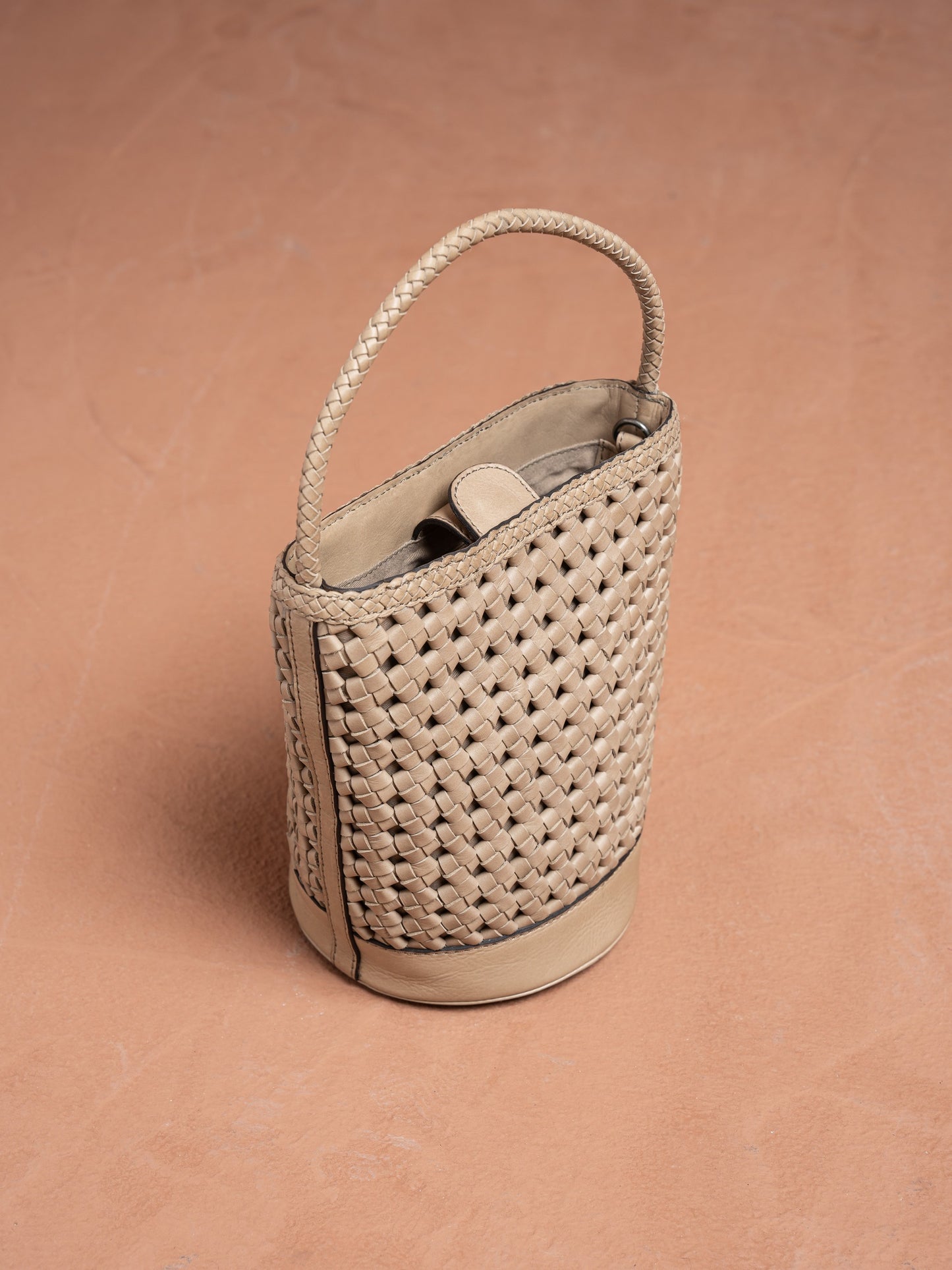 KNOTTED BUCKET BAG