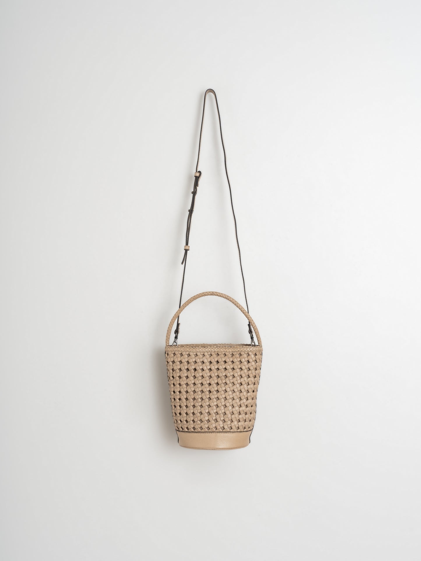 KNOTTED BUCKET BAG