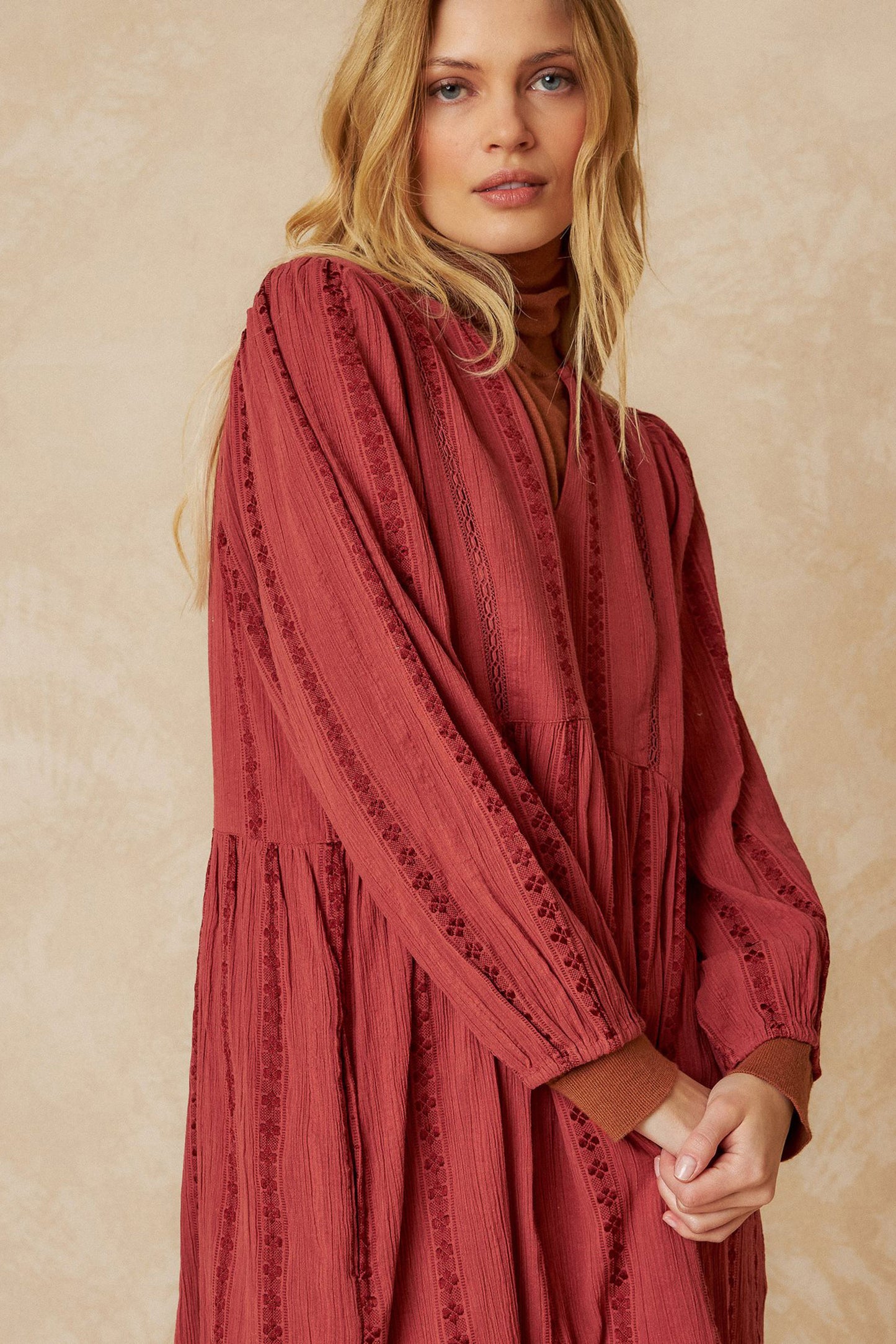 ROBE COURTE JAQUARD