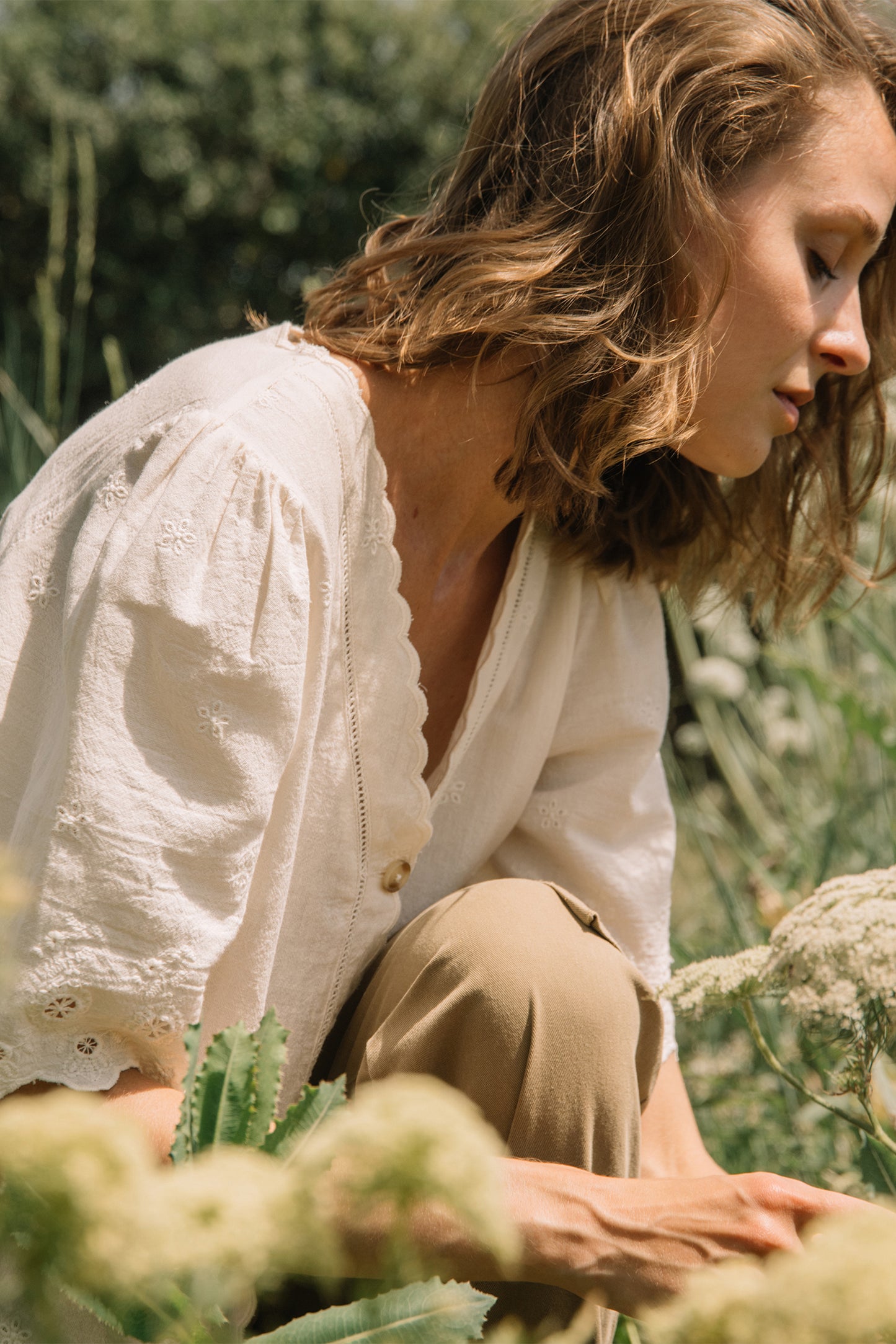 BLOUSE BRODÉE ENCOLURE EN V