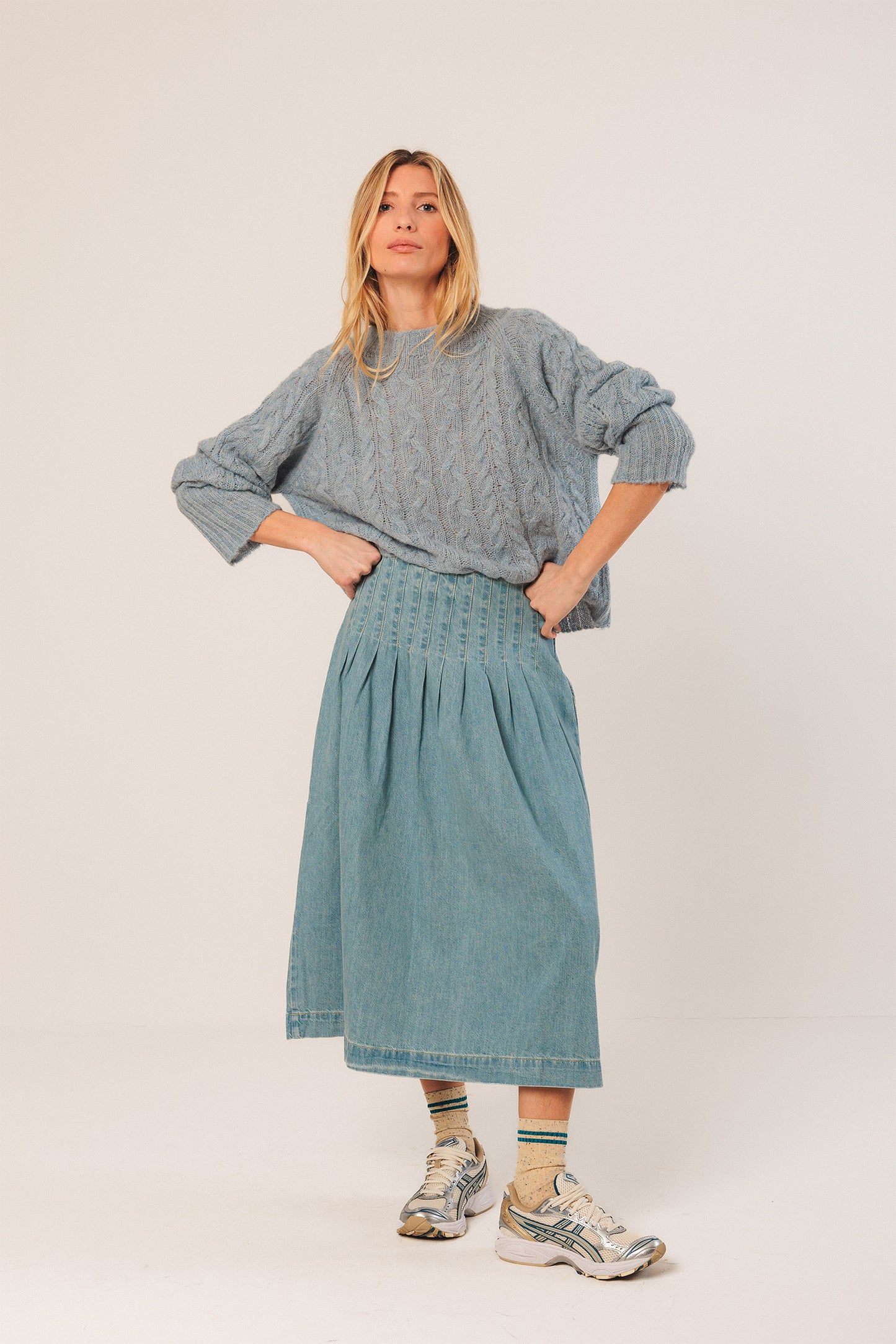 CABLE-KNIT CROP SWEATER