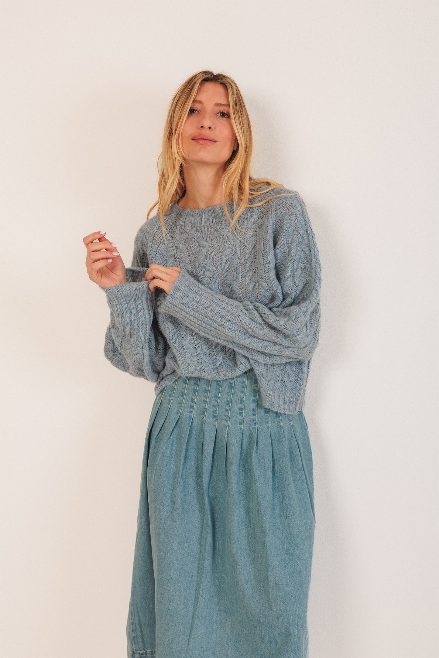 CABLE-KNIT CROP SWEATER