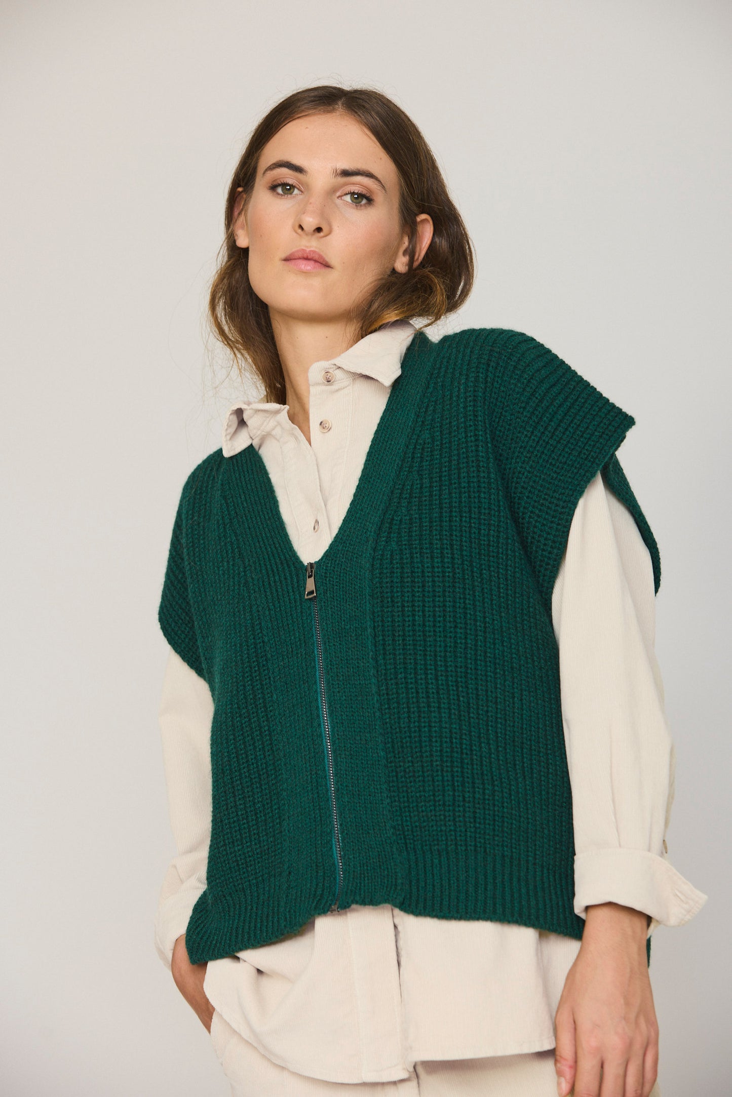 ZIP-UP KNIT VEST