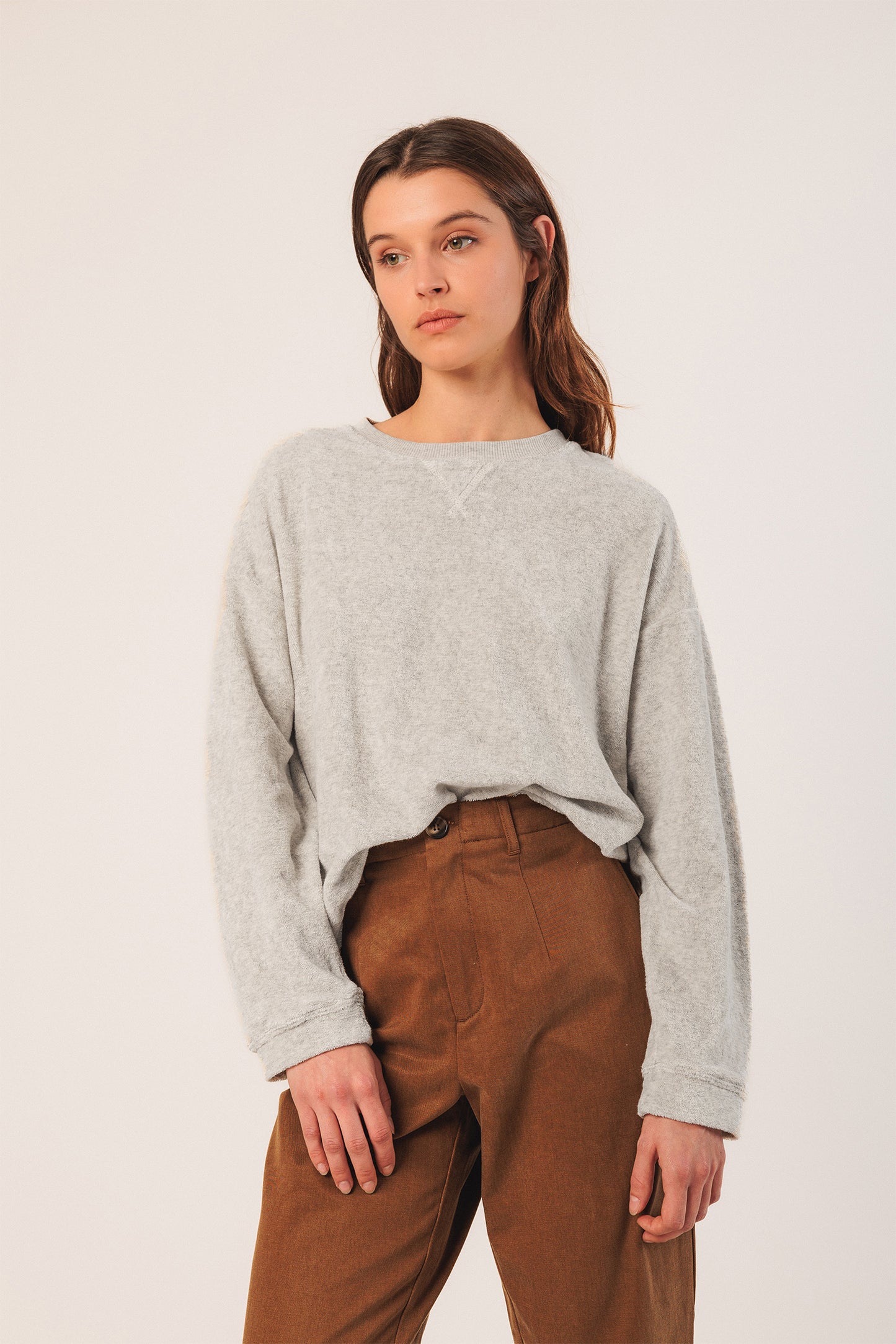 PULL LARA EN ÉPONGE
