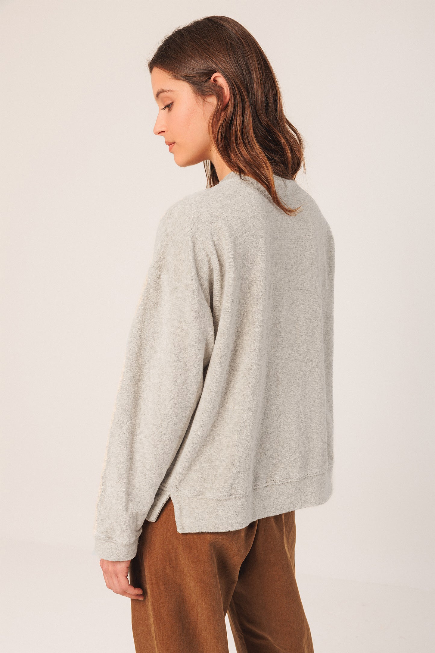 PULL LARA EN ÉPONGE