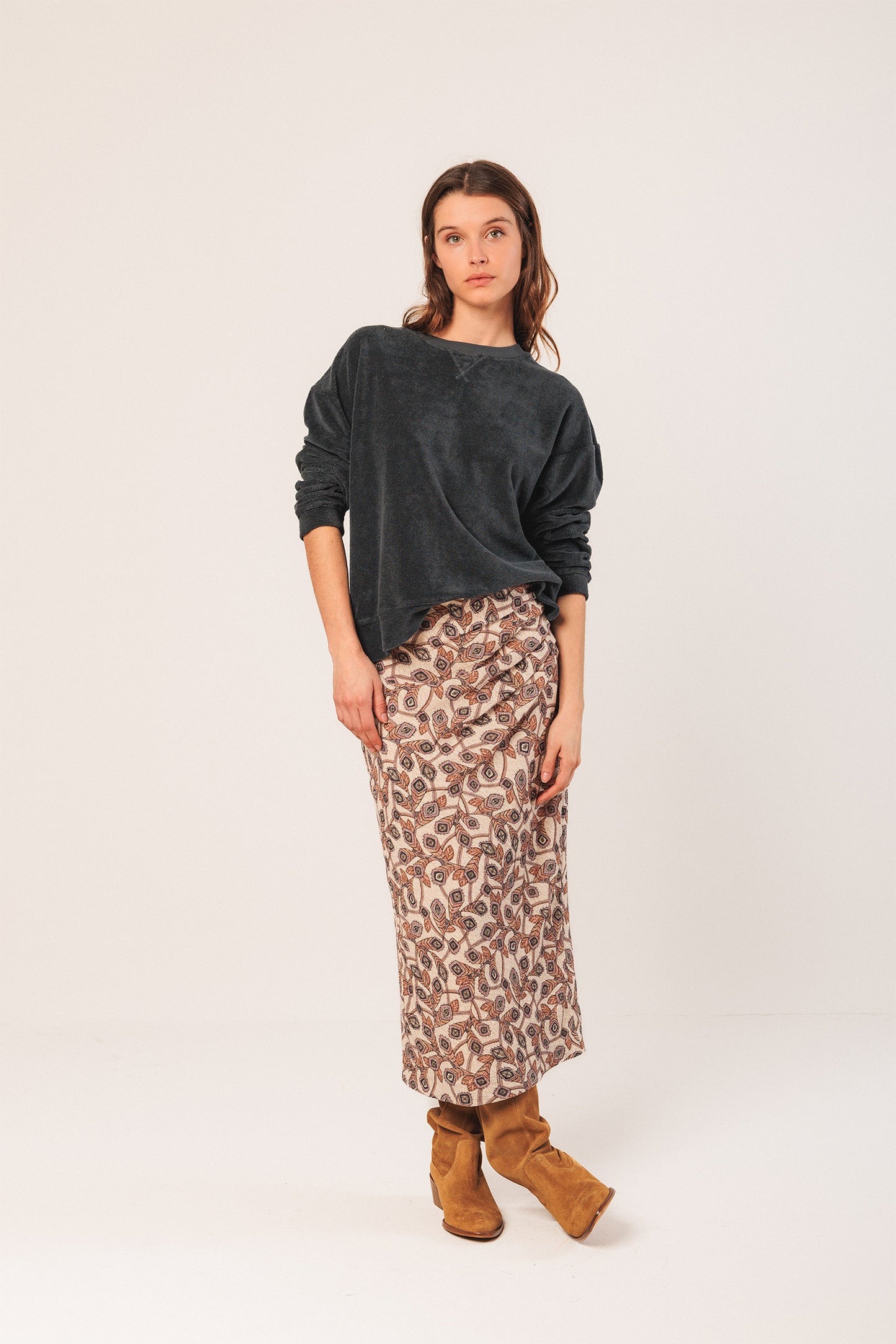 LARA TERRY SWEATSHIRT