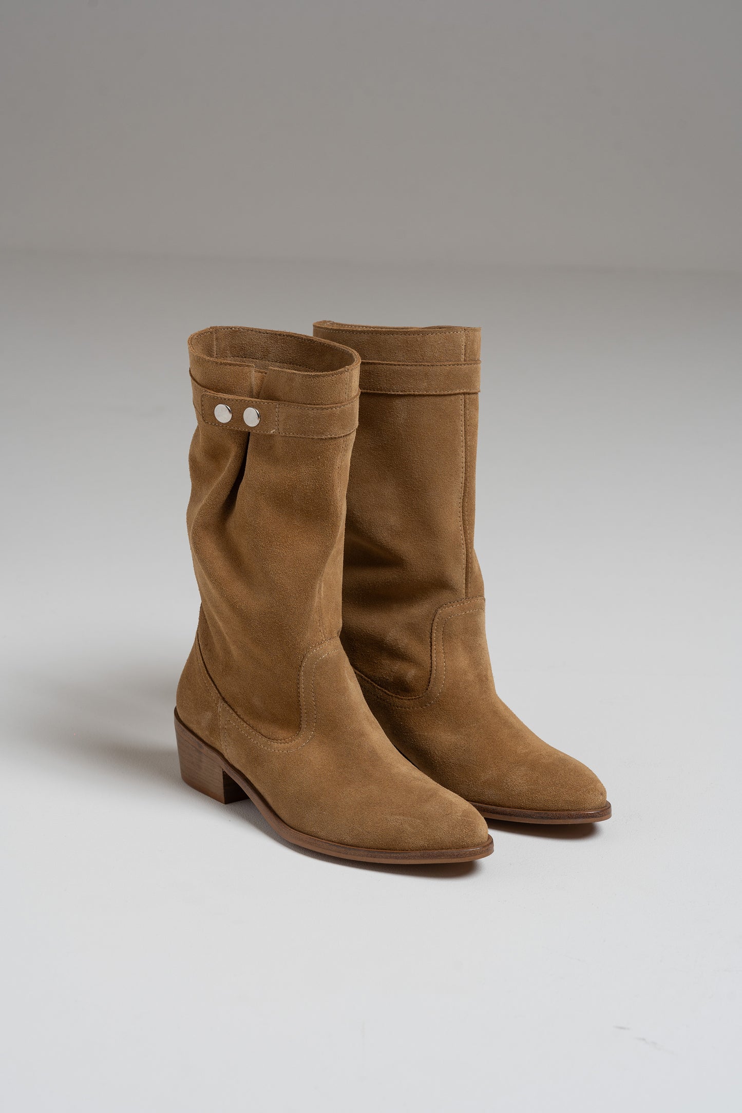 BOTTE EN CUIR SUÉDÉ