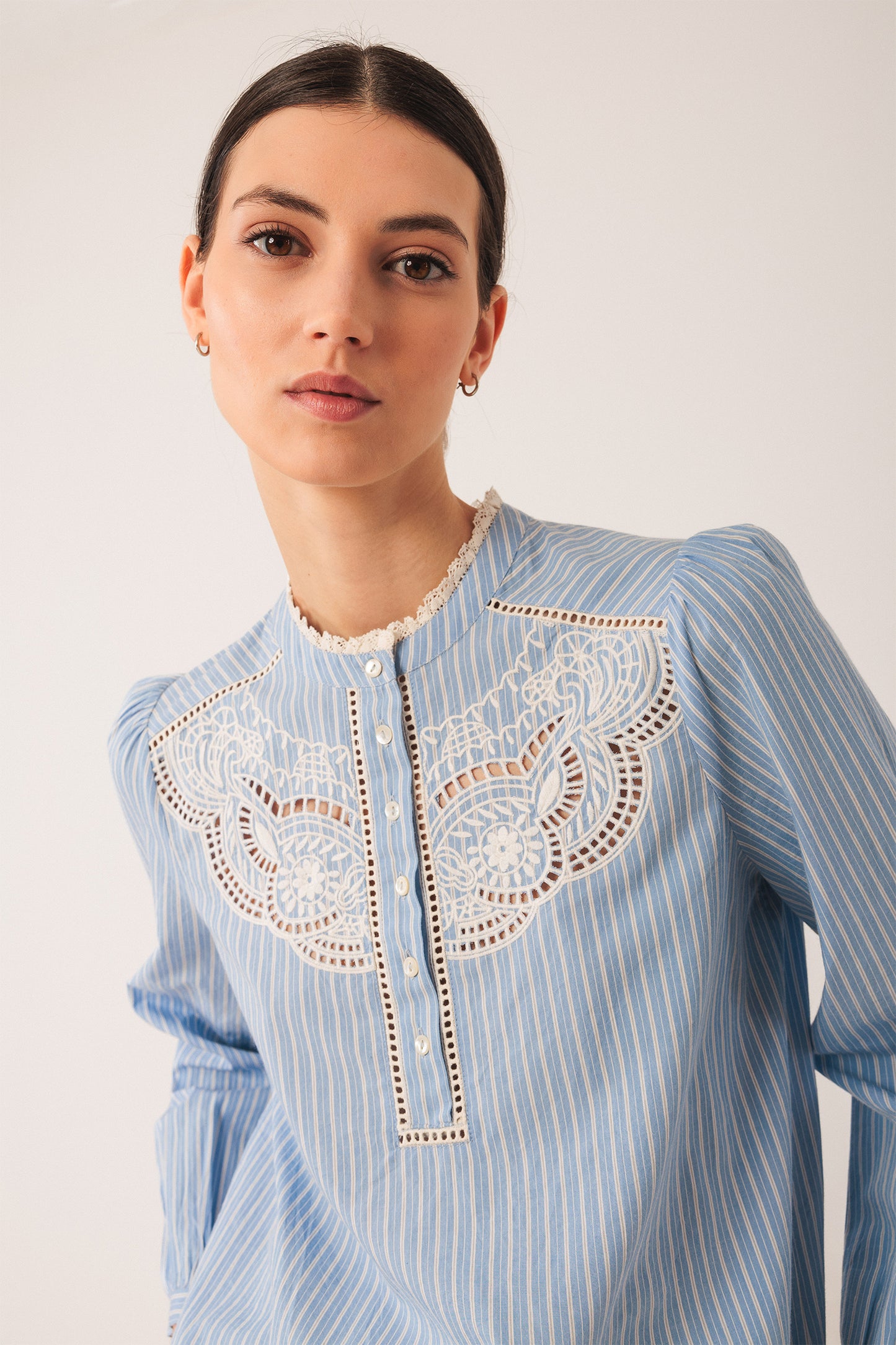 EMBROIDERED POPLIN BLOUSE