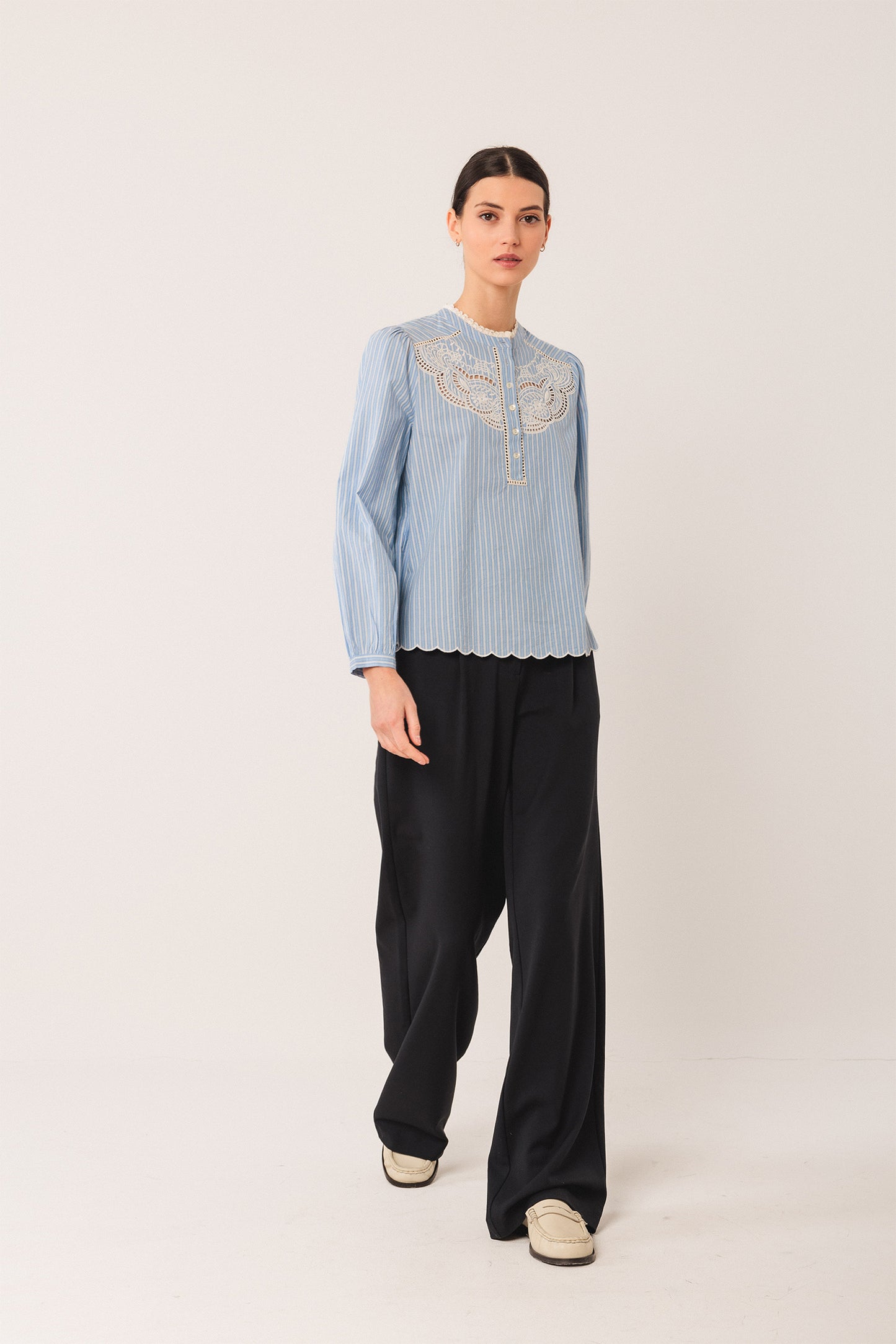 EMBROIDERED POPLIN BLOUSE