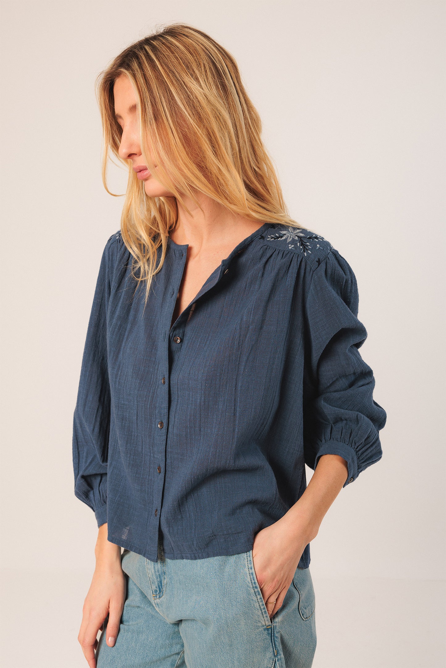 CAMISA BOX BORDADOS