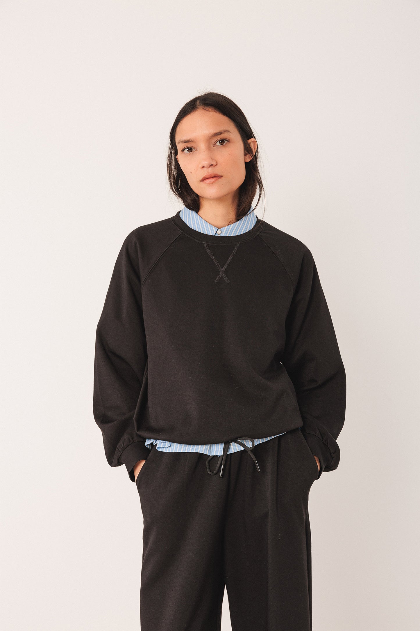 ADJUSTABLE-WAIST SWEATSHIRT