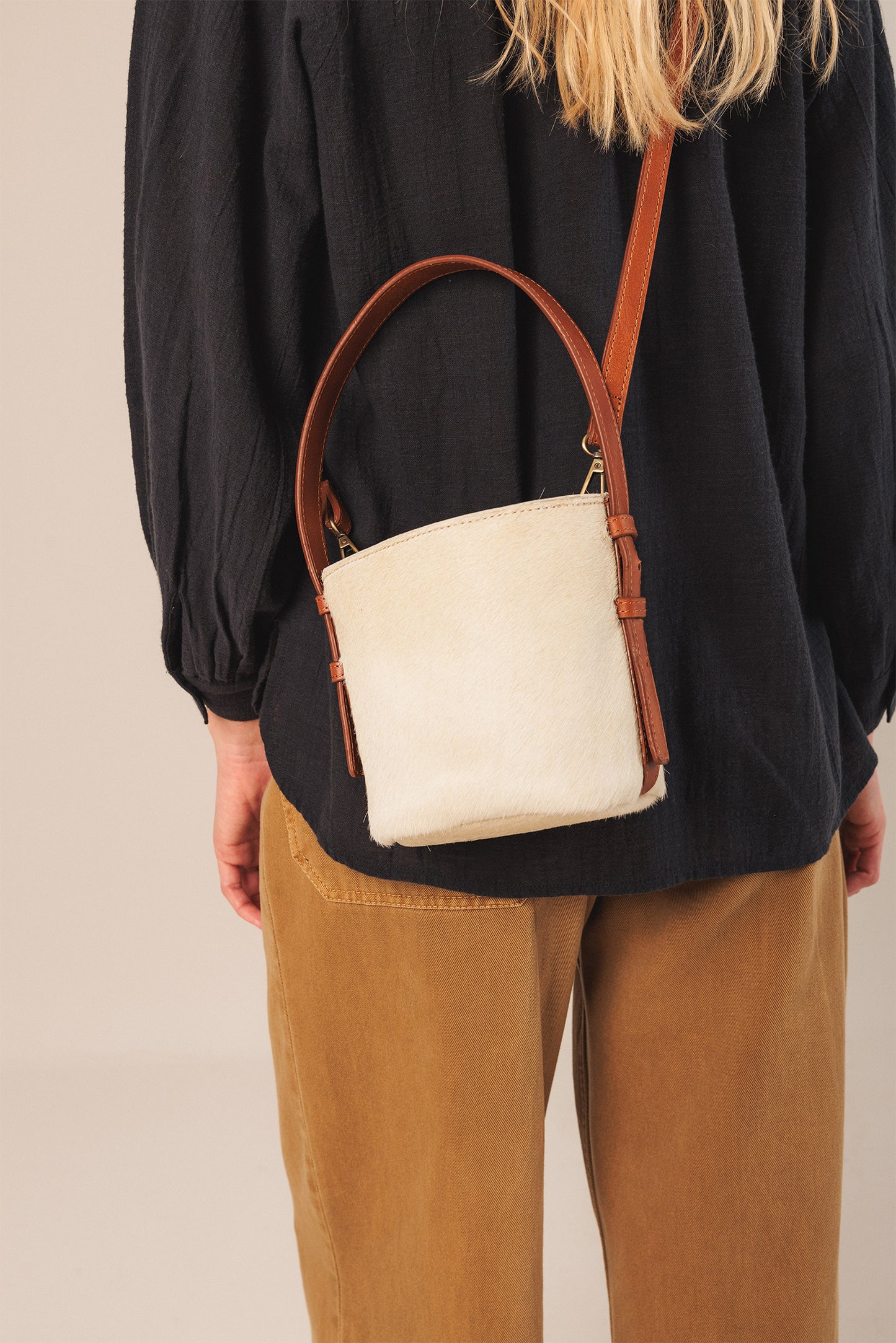 LEATHER HAND TOTE BAG