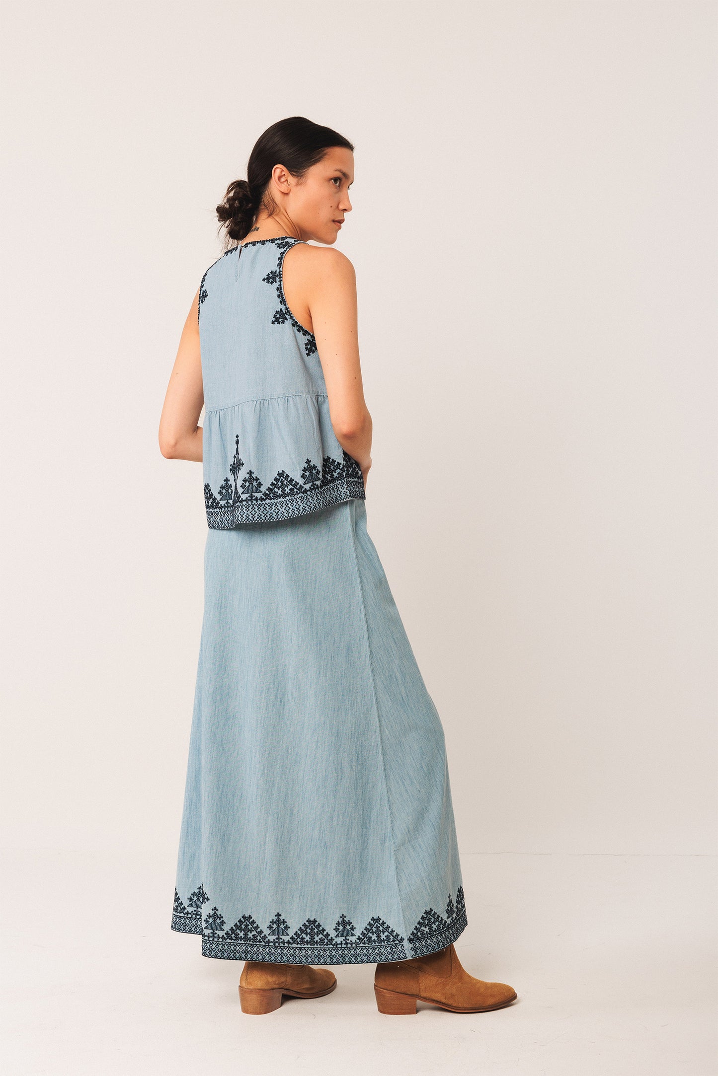 EMBROIDERED MAXI SKIRT