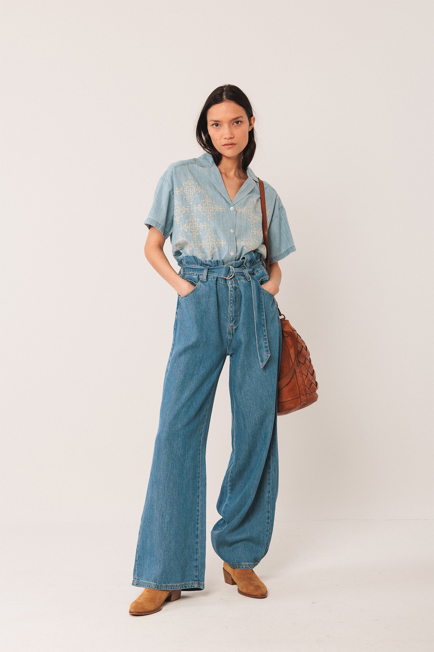 CHEMISE EN JEAN BRODÉE