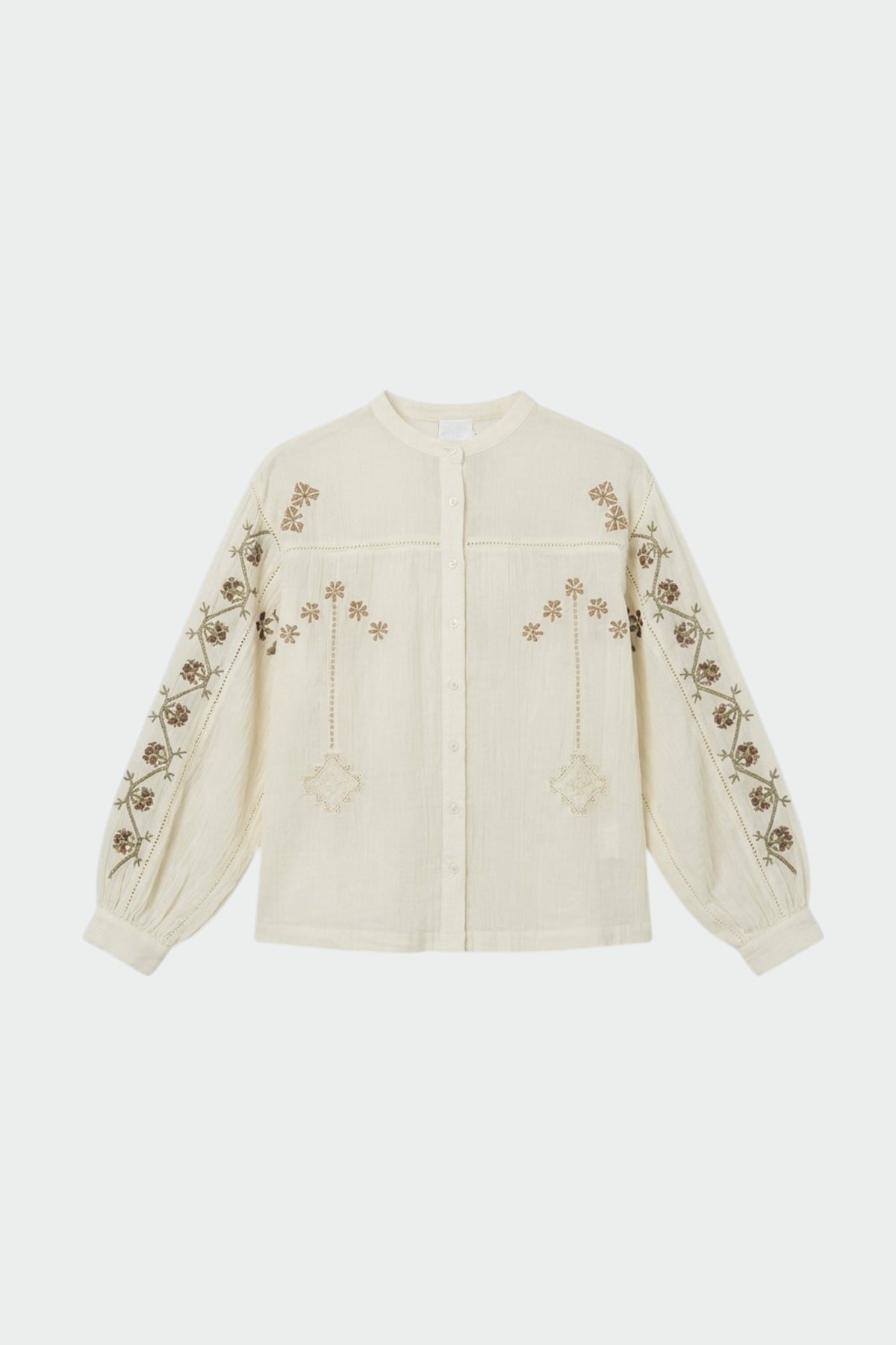 CAMISA BORDADA CON VOLUMEN