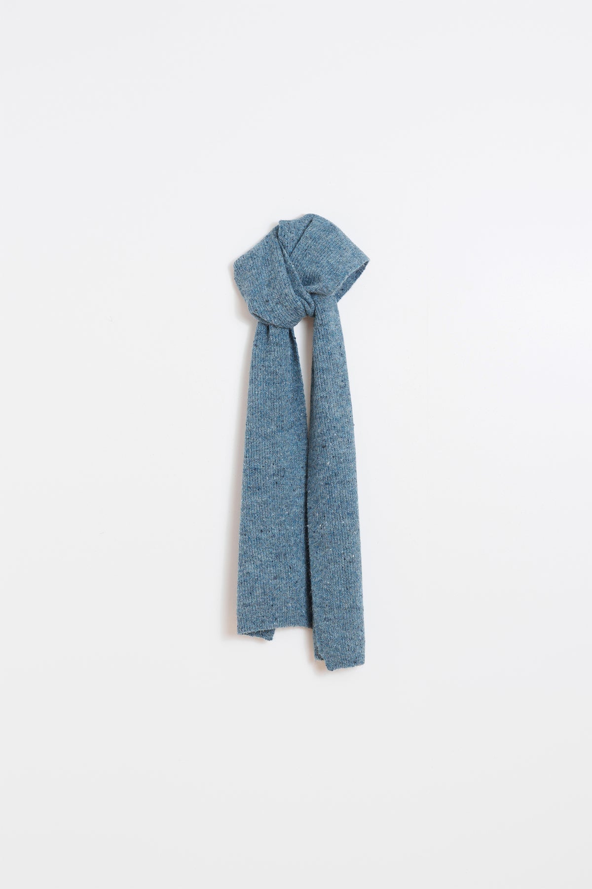 KNITTED NEPS SCARF