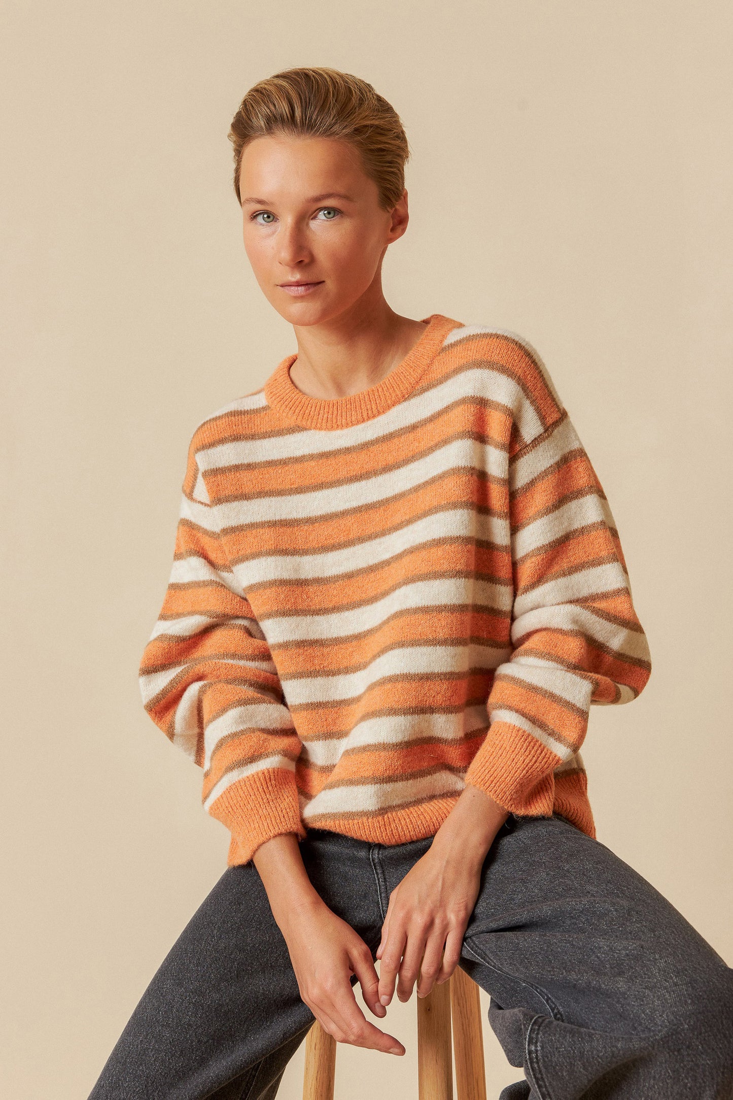 PULL EN MAILLE À RAYURES