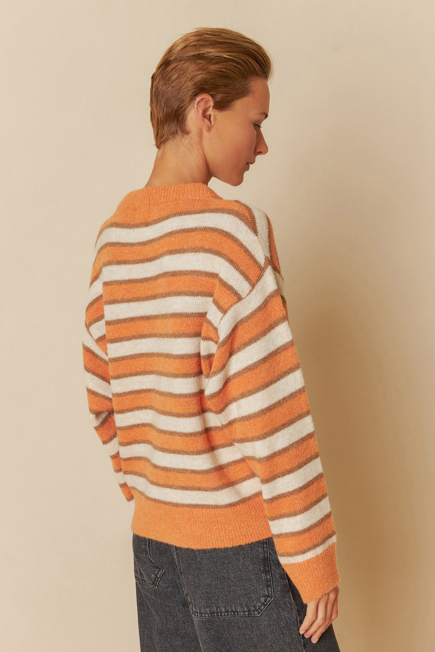 PULL EN MAILLE À RAYURES