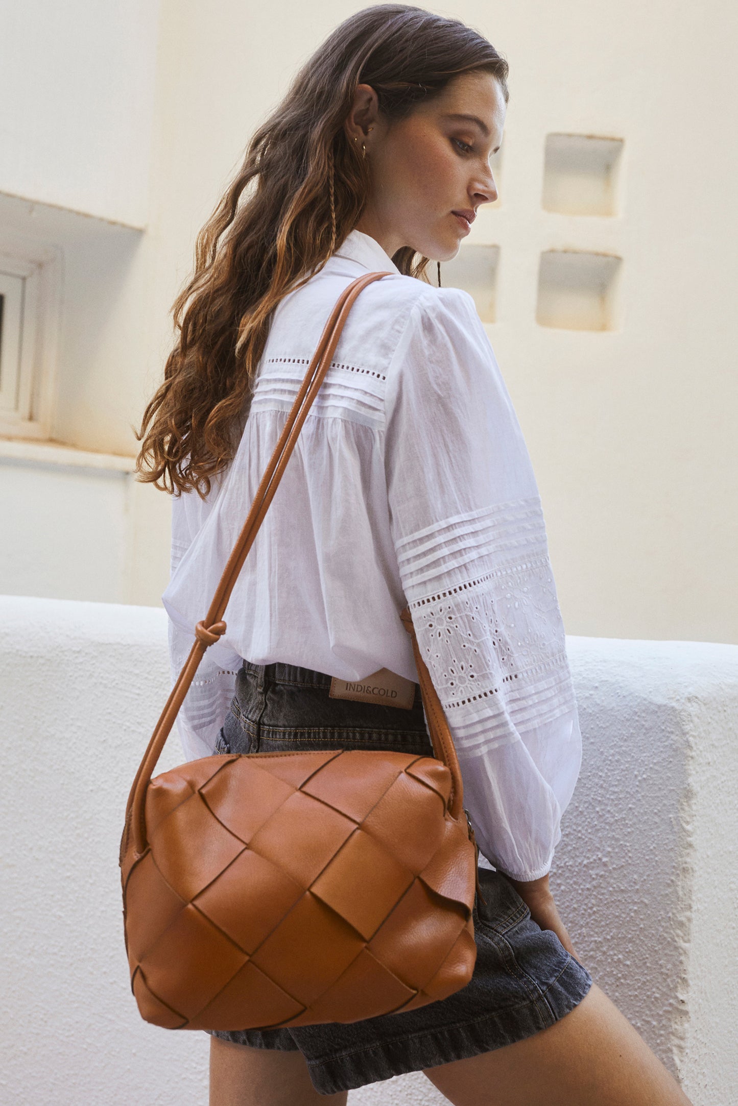 [CL] LEATHER BOX CROSSBODY BAG