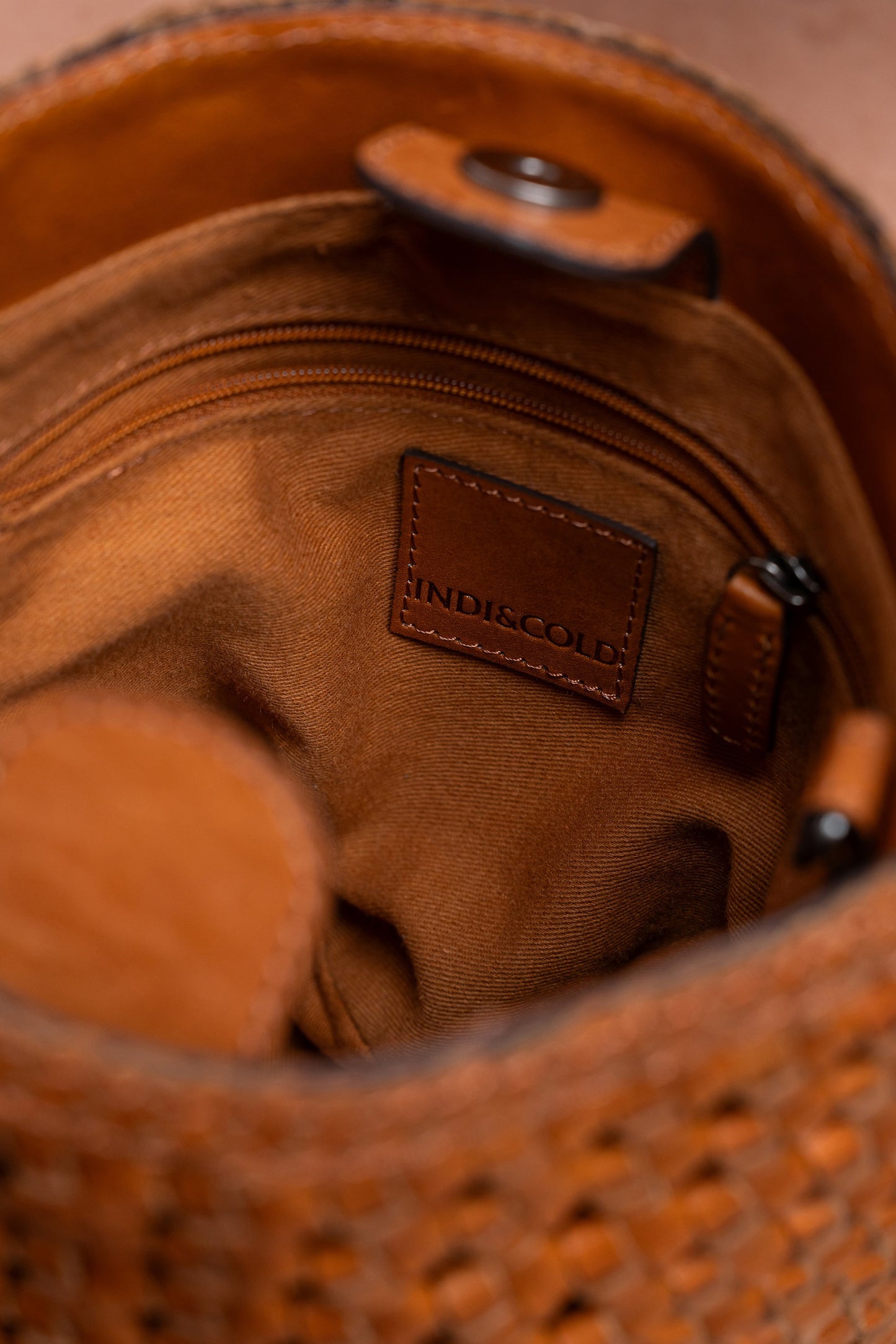 BOLSO BUCKET NUDO