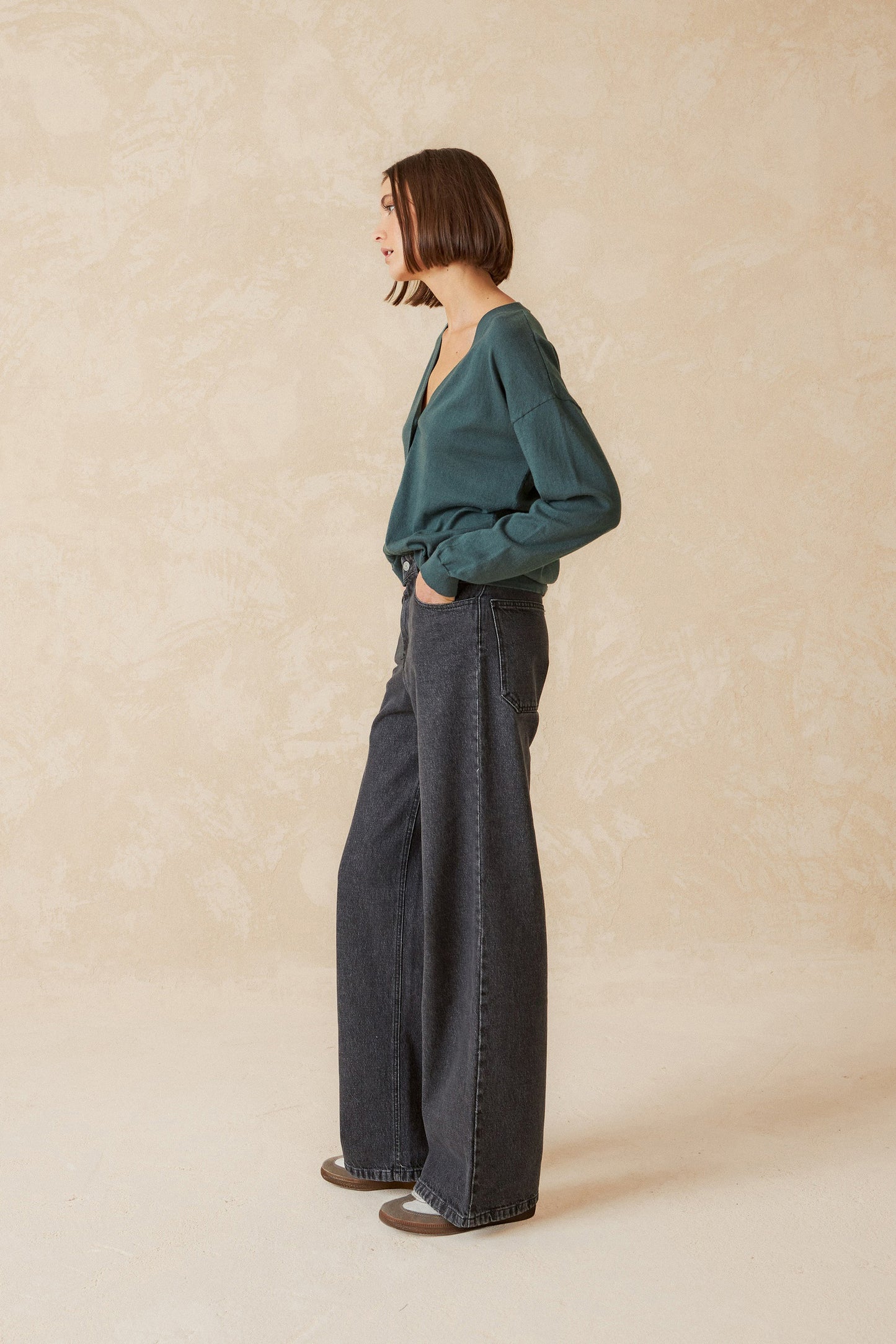 CARDIGAN BASIQUE AVEC BOUTONS