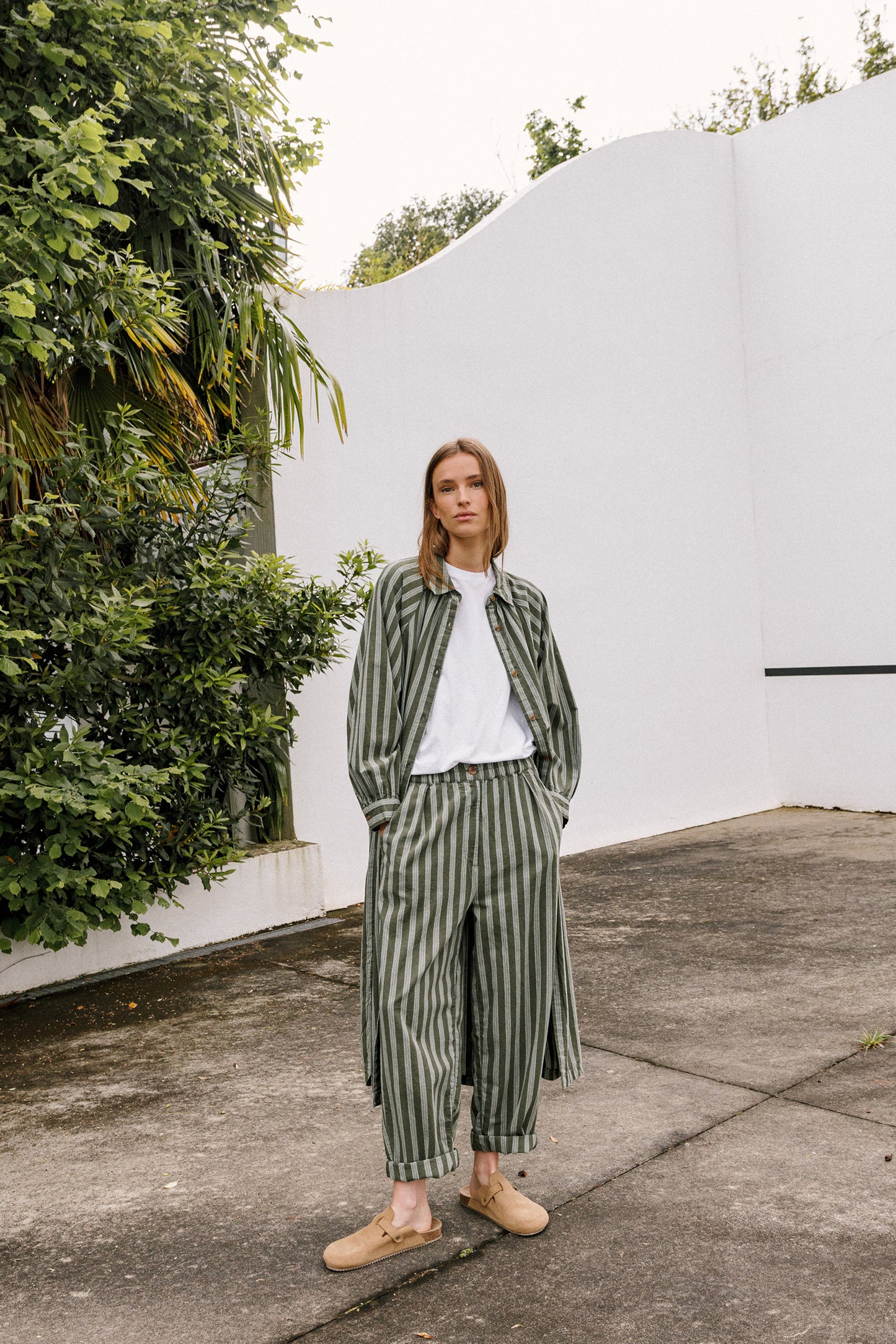 PANTALÓN  BAGGY ENGOMADO