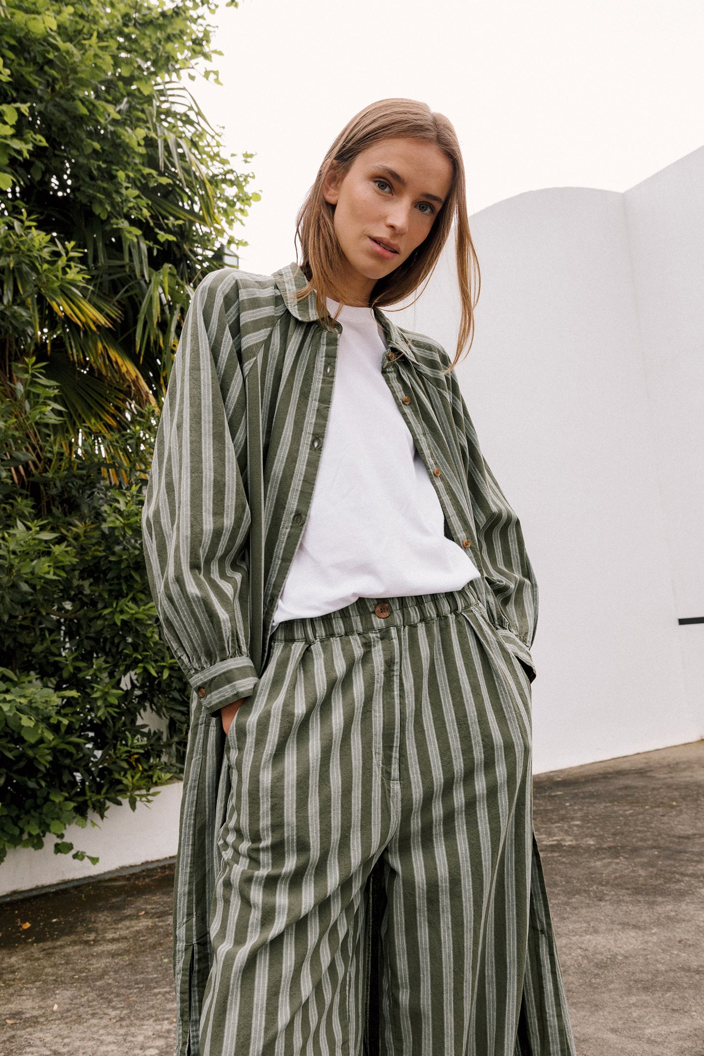 PANTALÓN  BAGGY ENGOMADO