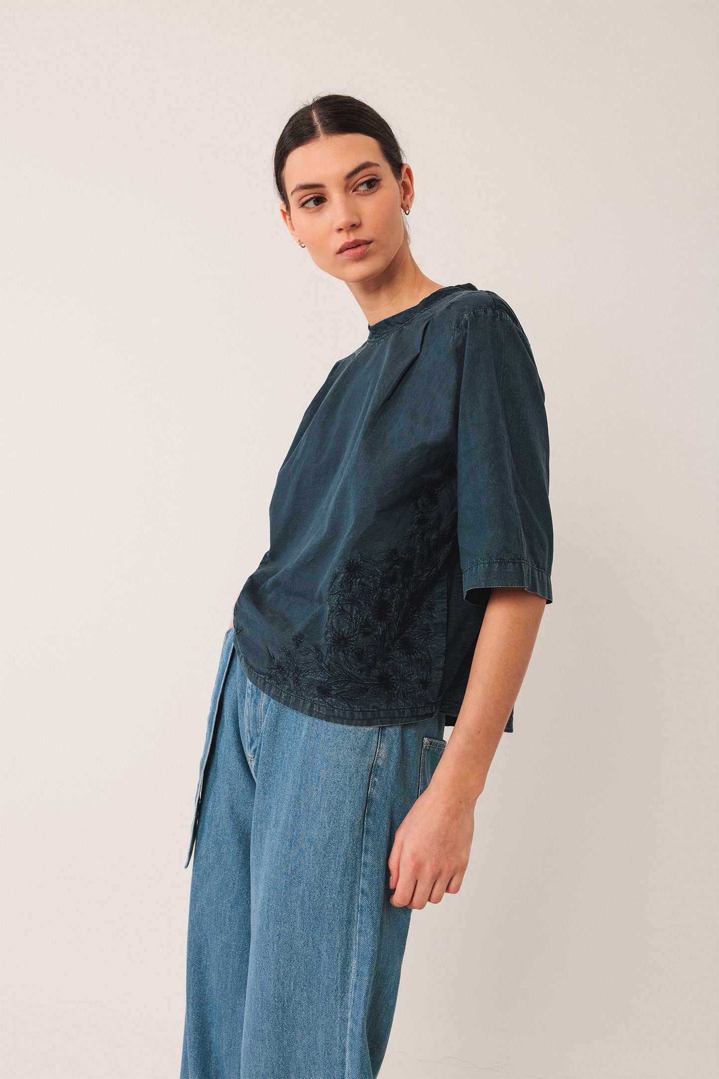 T-SHIRT EN COTON BRODÉ