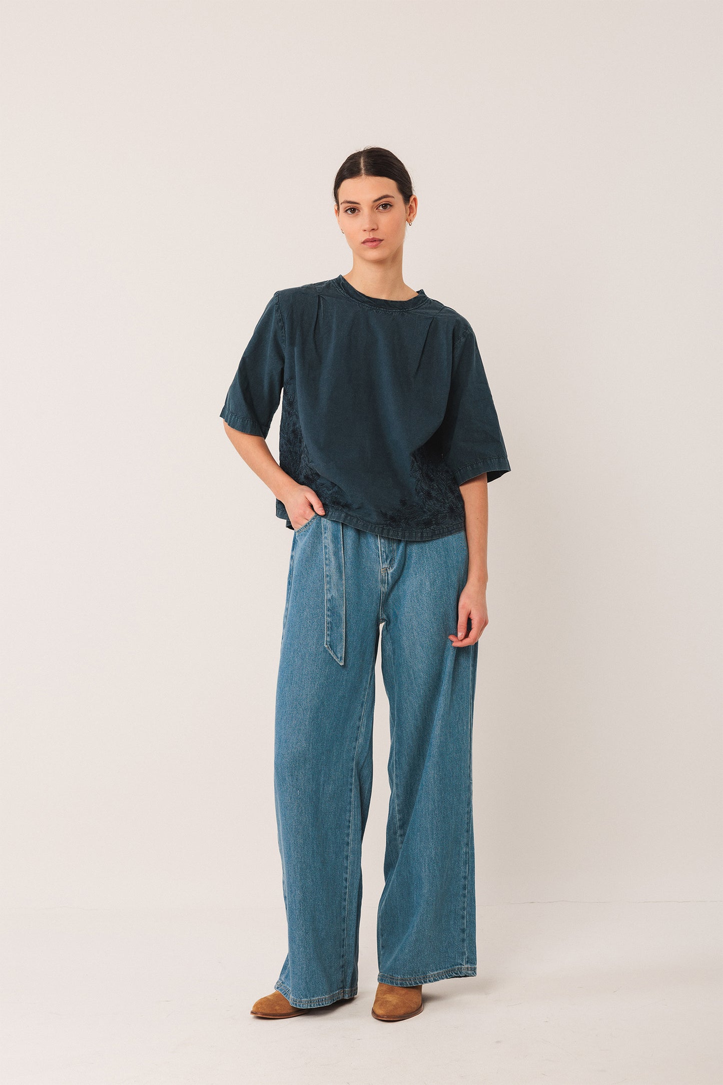 T-SHIRT EN COTON BRODÉ