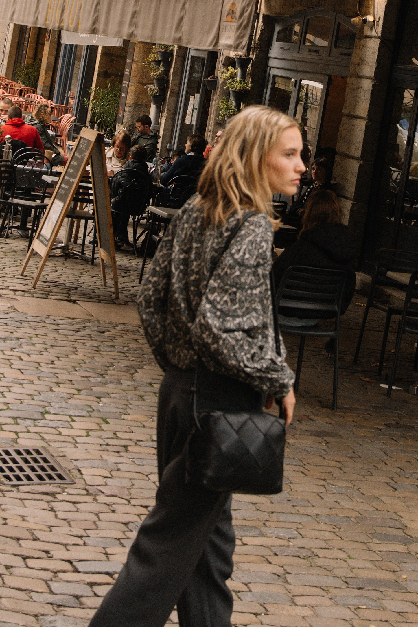 BLOUSE À MOTIFS BOTANIQUES