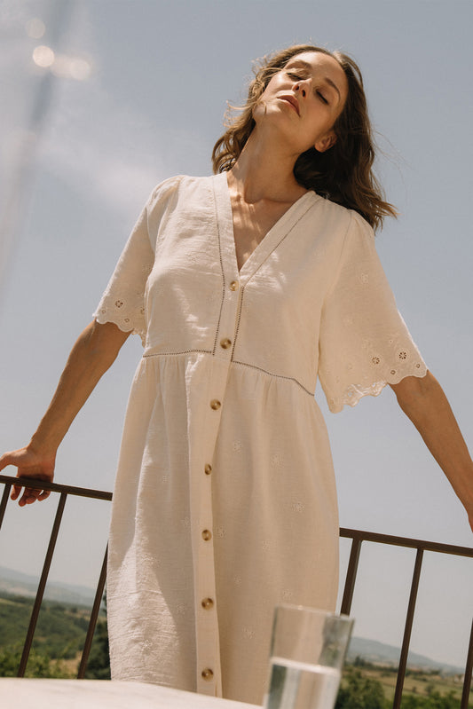 VESTIDO MIDI BORDADO
