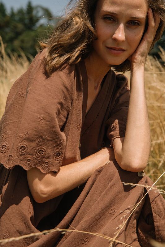VESTIDO MIDI BORDADO