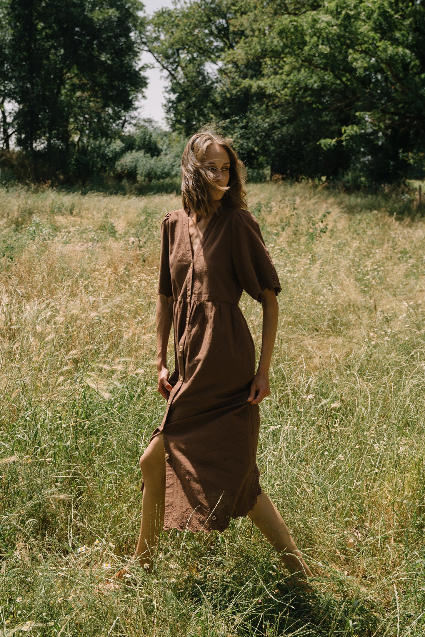 VESTIDO MIDI BORDADO