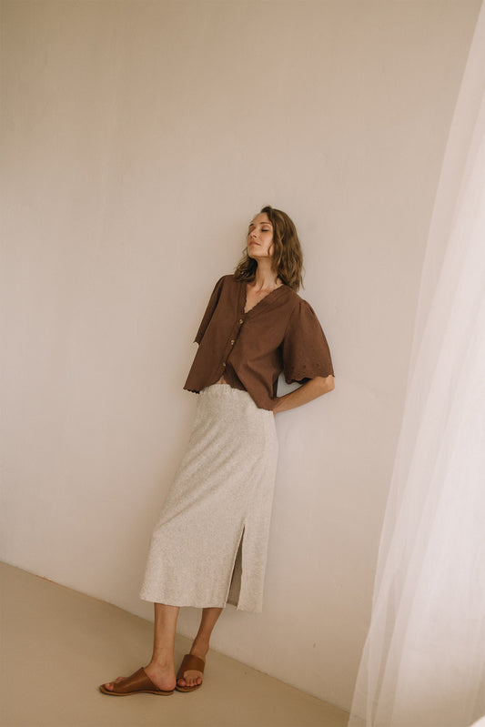 BLUSA BORDADA ESCOTE PICO