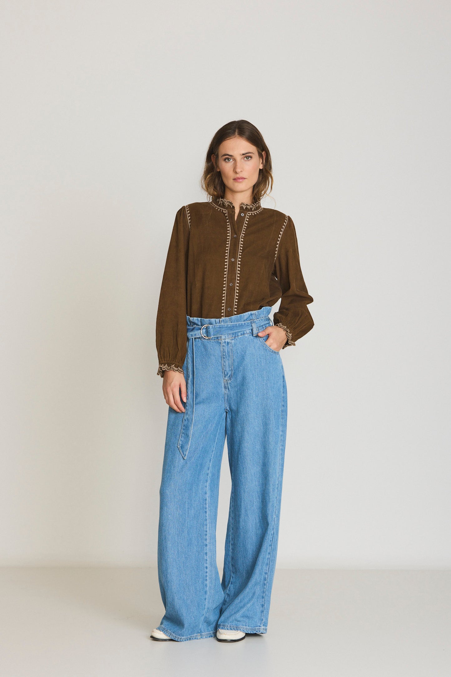 CORDUROY RUFFLED COLLAR BLOUSE