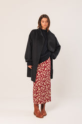 MANTEAU EN LAINE ASYMÉTRIQUE