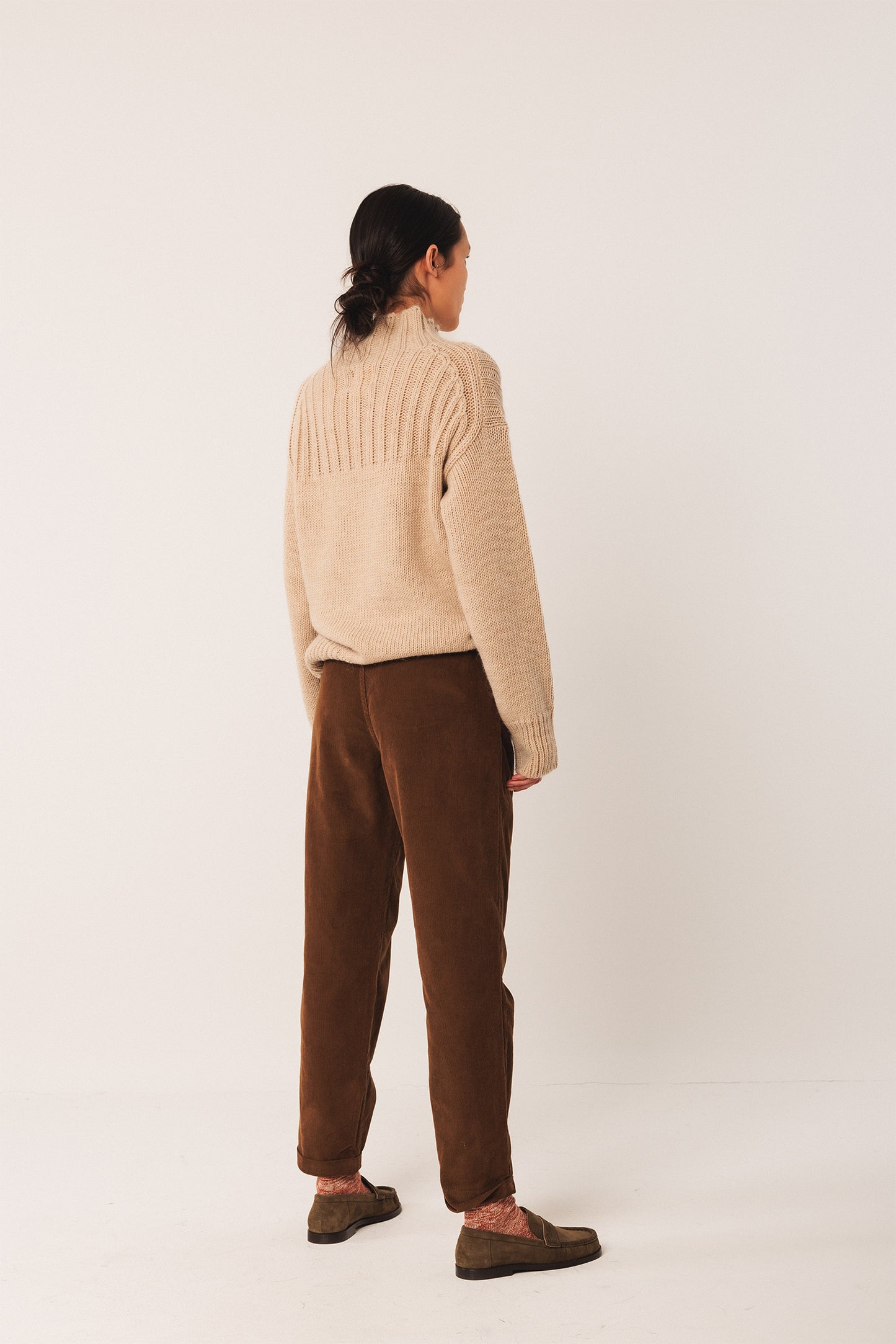 PANTALON CARROT EN VELOURS CÔTELÉ