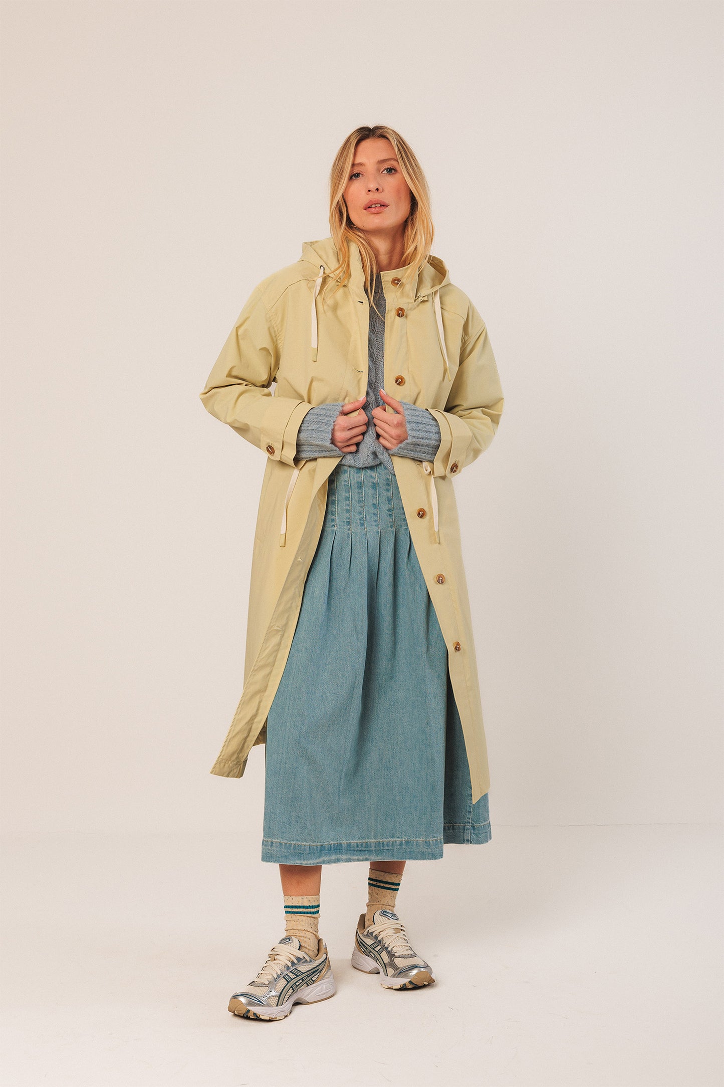 CABLE-KNIT CROP SWEATER