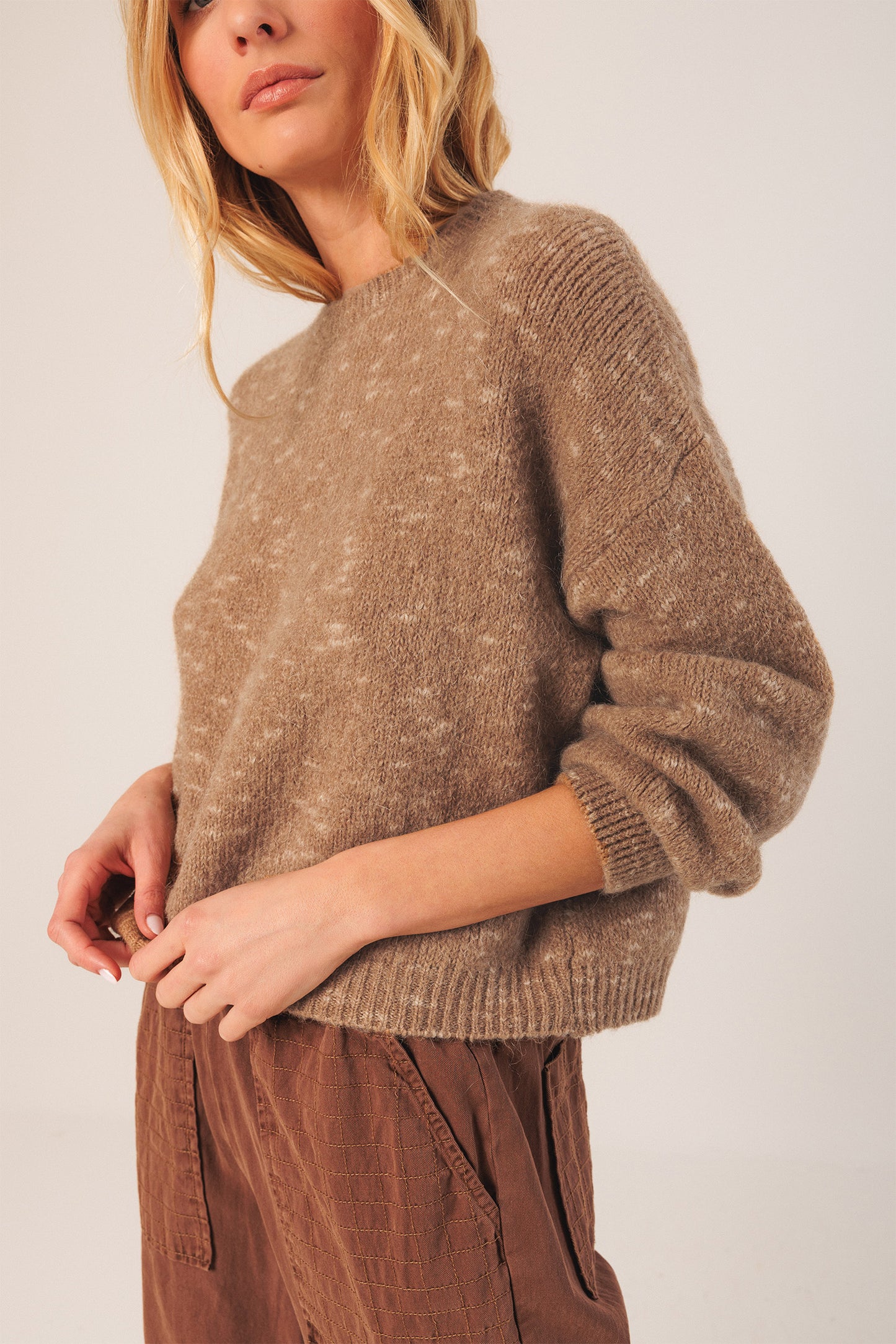 [CL] MOHAIR CROP SWEATER