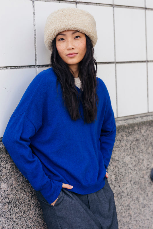 RE V-NECK SWEATER