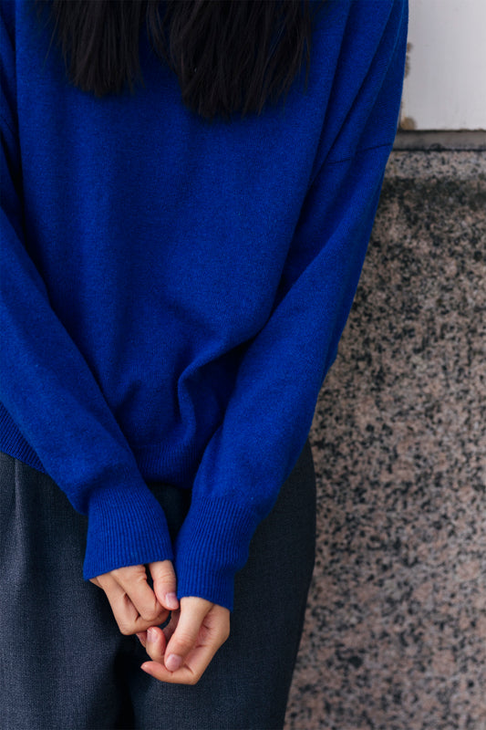 RE V-NECK SWEATER