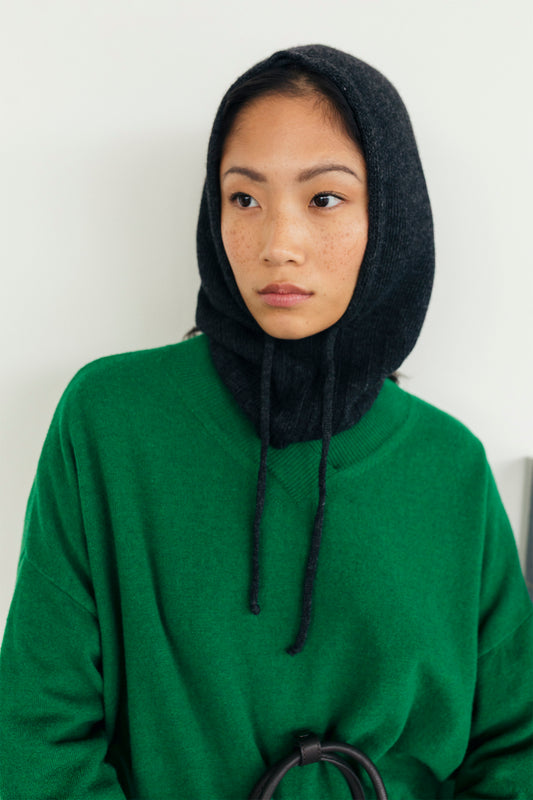 RE V-NECK SWEATER