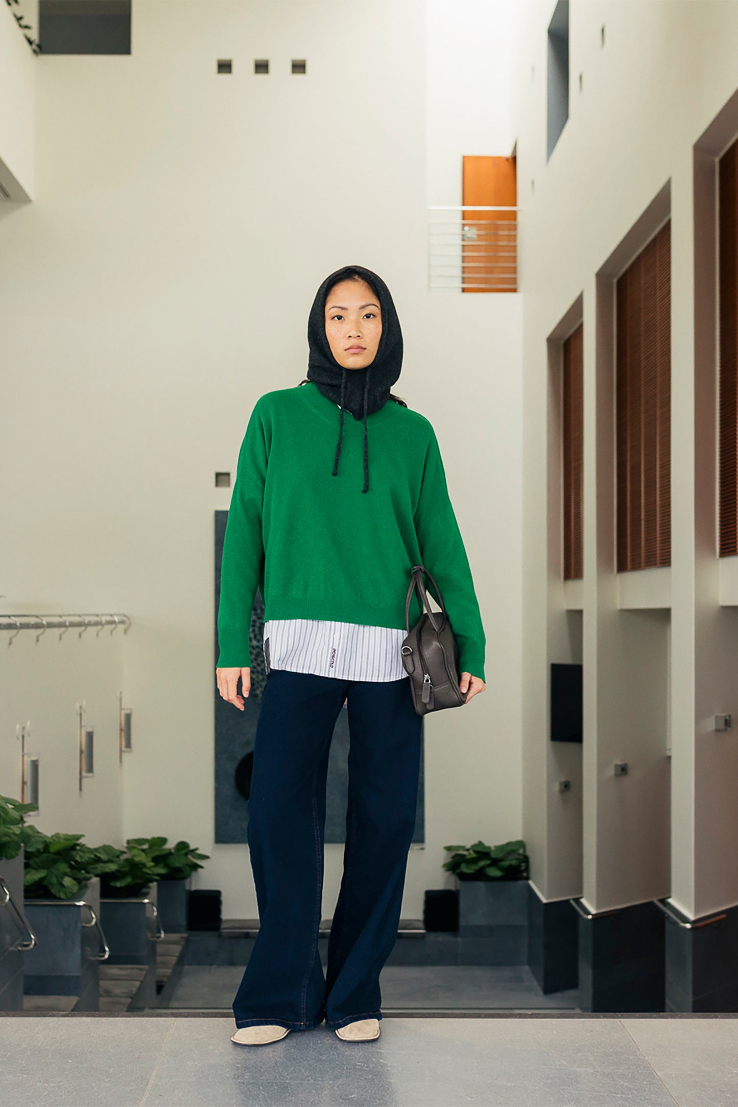 RE V-NECK SWEATER