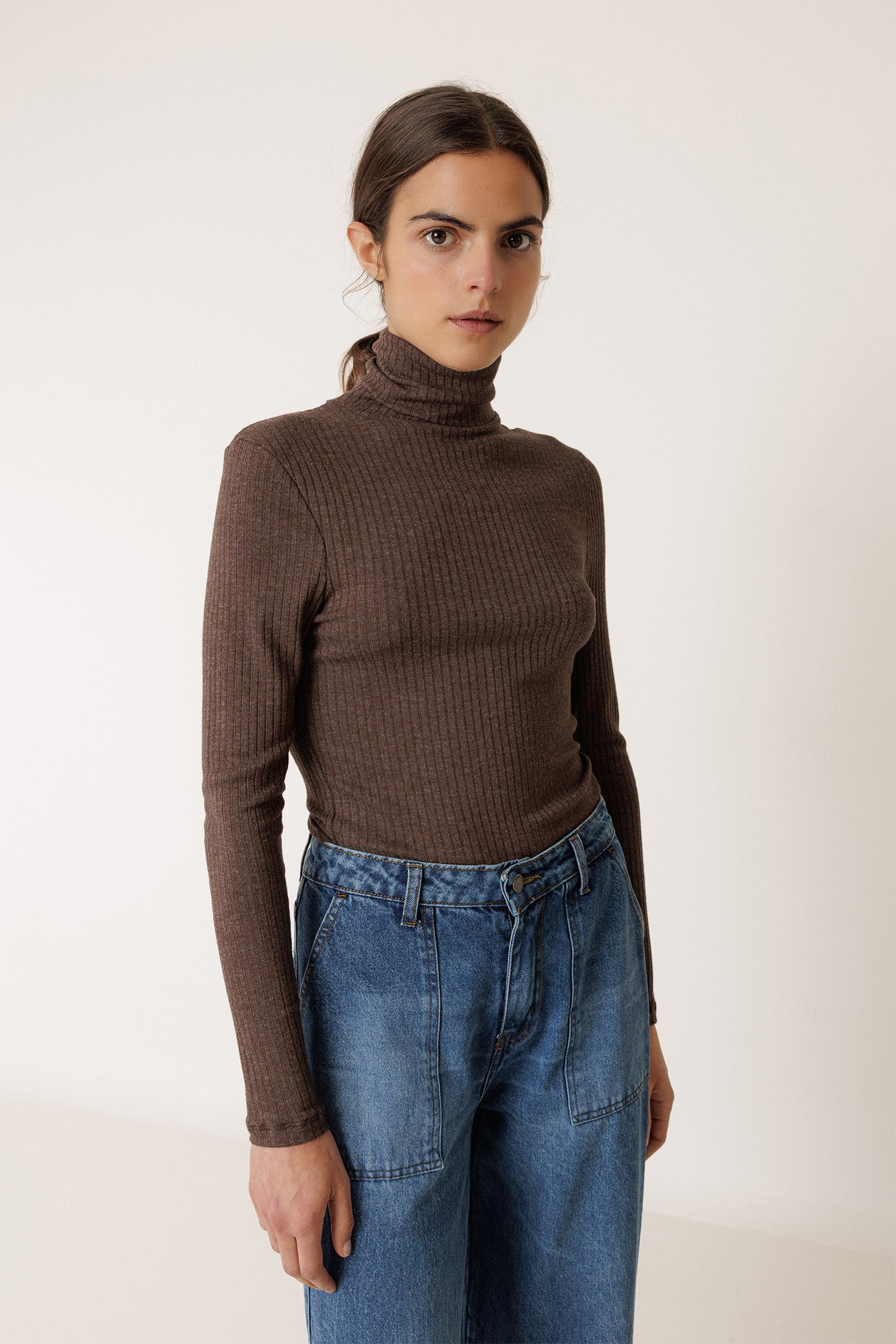 FITTED RIBBED T-SHIRT